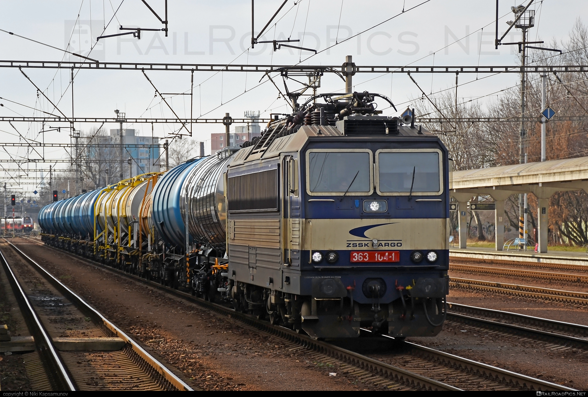 Škoda 69E - 363 104-1 operated by Železničná Spoločnost' Cargo Slovakia a.s. #ZeleznicnaSpolocnostCargoSlovakia #es4991 #eso #kesselwagen #locomotive363 #skoda #skoda69e #tankwagon #zsskcargo