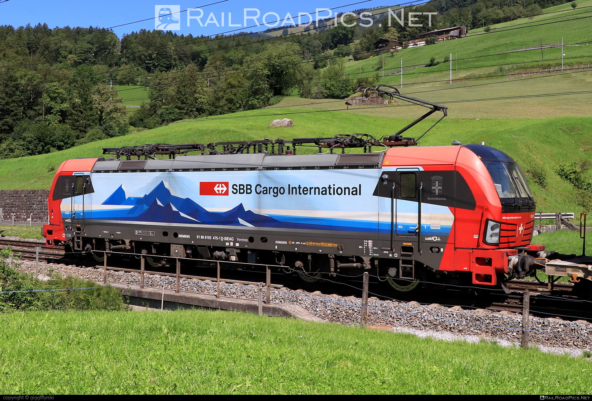 Siemens Vectron MS - 193 475 operated by Schweizerische Bundesbahnen SBB Cargo AG #SchweizerischeBundesbahnen #SchweizerischeBundesbahnenCargo #SiemensMobility #SiemensMobilityGmbH #sbb #sbbc #siemens #siemensVectron #siemensVectronMS #vectron #vectronMS