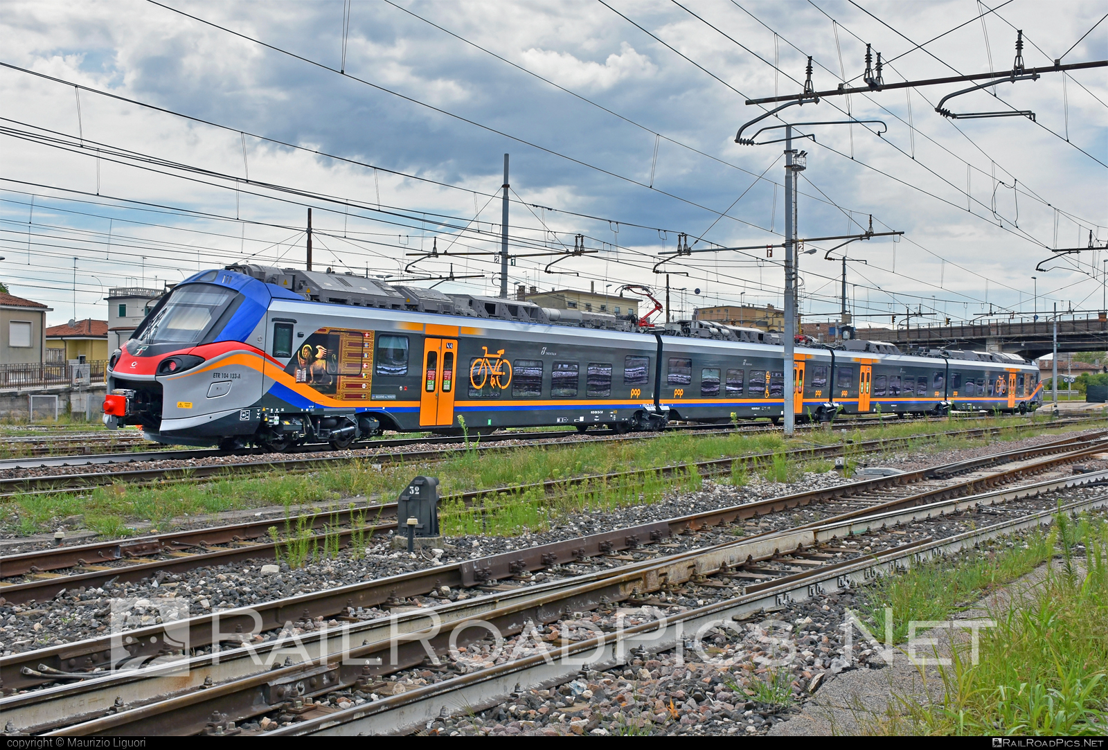 Alstom Coradia Stream ”Pop” - ETR 104 133-A operated by Trenitalia S.p.A. #alstom #alstomCoradia #coradia #coradiaStream #coradiaStreamPop #ferroviedellostato #fs #fsitaliane #pop #trenitalia #trenitaliaspa