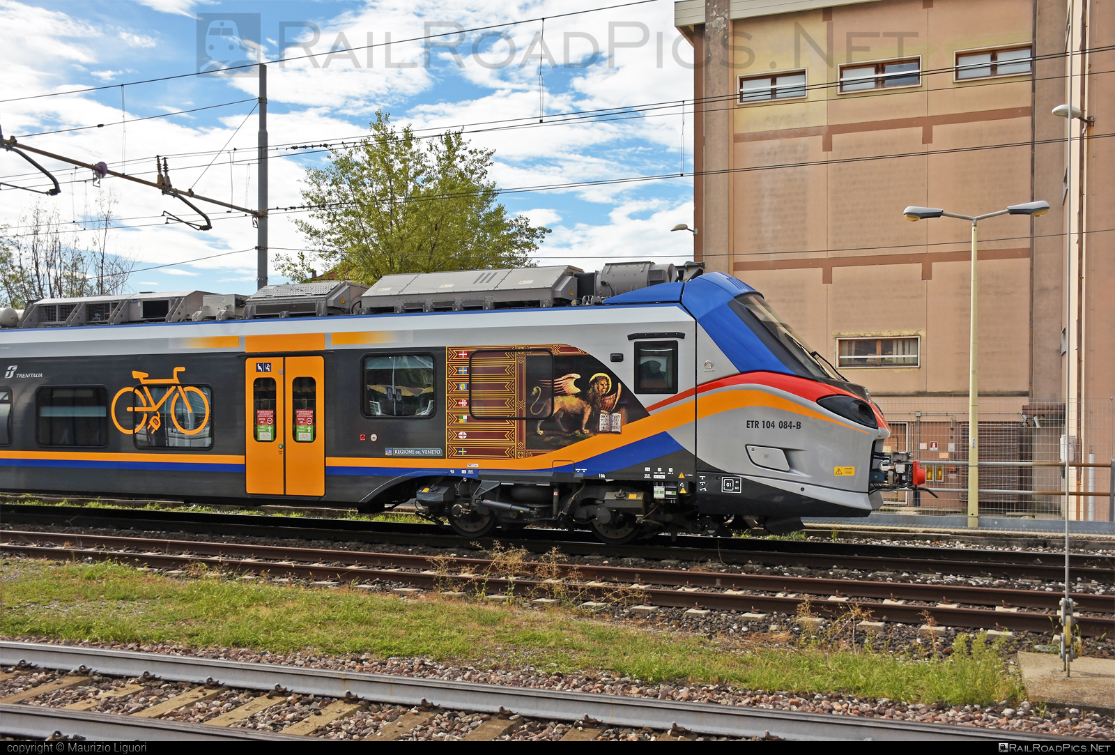 Alstom Coradia Stream ”Pop” - ETR 104 084-B operated by Trenitalia S.p.A. #alstom #alstomCoradia #coradia #coradiaStream #coradiaStreamPop #ferroviedellostato #fs #fsitaliane #pop #trenitalia #trenitaliaspa