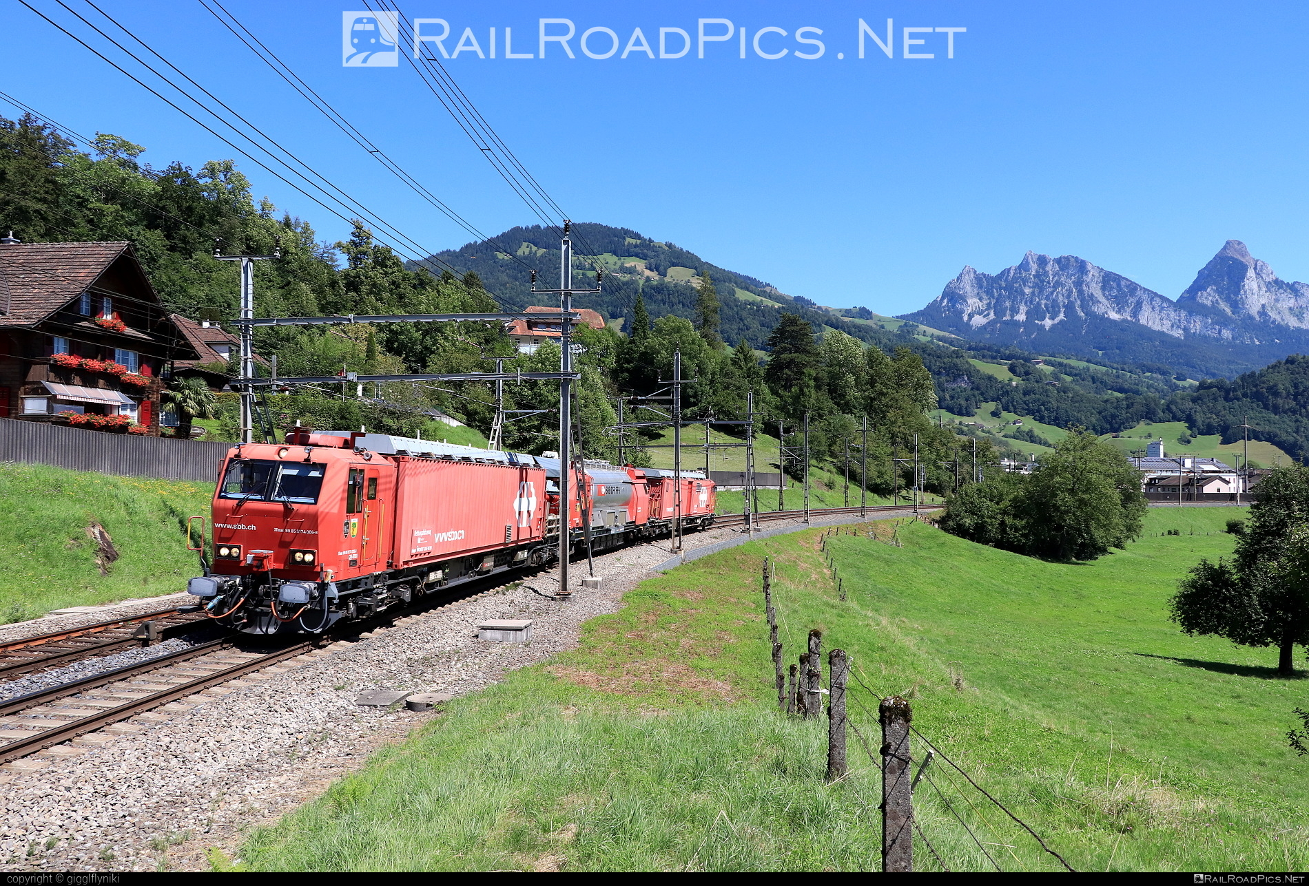 SBB LRZ 14 - XTmas 174 006-8 operated by Schweizerisches Bundesbahnen, Infrastruktur #loschUndRettungszug #loschUndRettungszug14 #lrz14 #sbbi