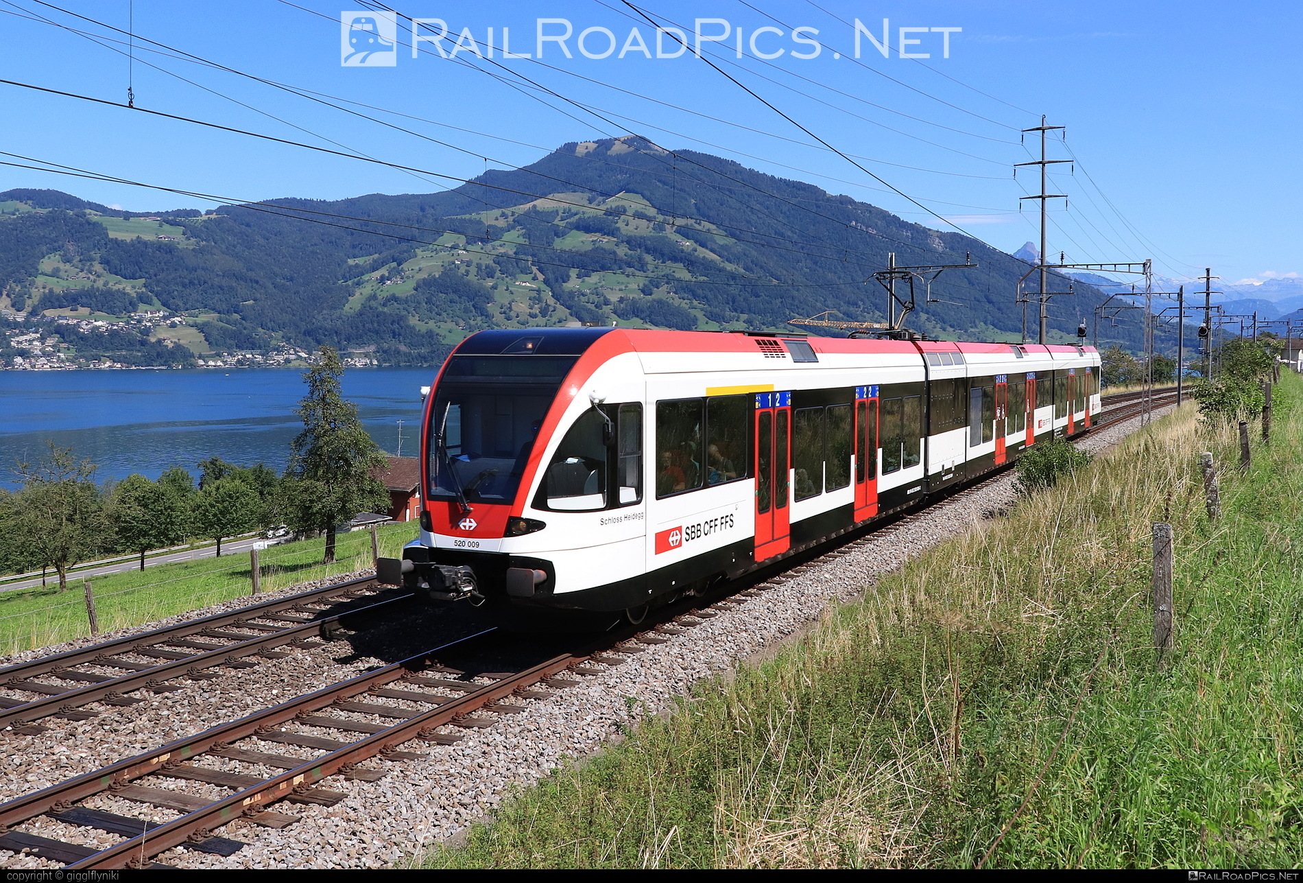 SBB Class RABe 520 - 520 009 operated by Schweizerische Bundesbahnen SBB #CFF #CheminsDeFerFederauxSuisses #FFS #FerrovieFederaliSvizzere #SBB #SchweizerischeBundesbahnen #gtw28 #rabe520 #sbbClassRabe520 #sbbRabe520 #stadlerGtw #stadlerGtw28