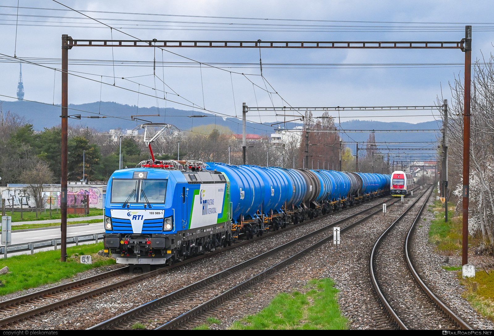 Siemens Vectron MS - 193 989-1 operated by Railtrans International, s.r.o #RailtransInternational #kesselwagen #rti #rtiwagon #siemens #siemensVectron #siemensVectronMS #tankwagon #vectron #vectronMS