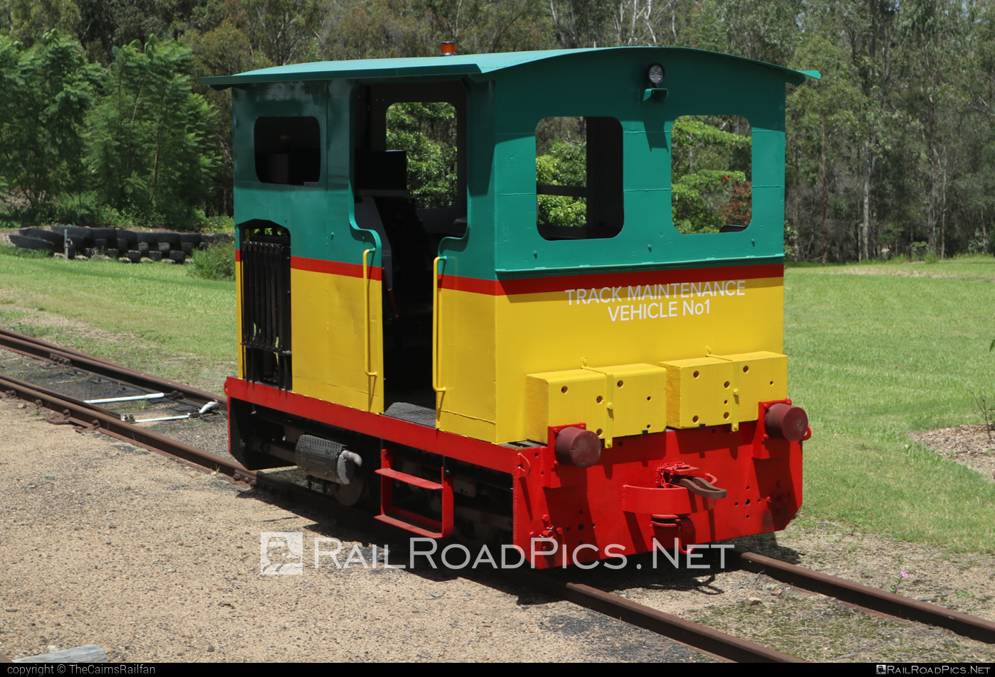 Mulgrave Sugar Mill 4wDM „Pie Cart” - Track Maintenance Vehicle No1 operated by Atherton-Herberton Historical Railway Inc. #4wdmPieCart #athertonHerbertonHistoricalRailway #athertonHerbertonHistoricalRailwayInc #mulgraveSugarMill #pieCart