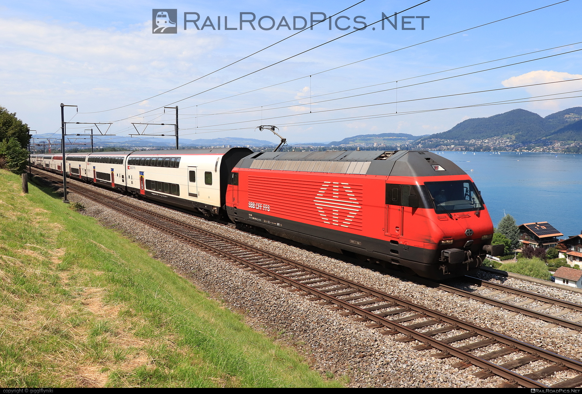SBB Class Re 460 - 460 107 operated by Schweizerische Bundesbahnen SBB #CFF #CheminsDeFerFederauxSuisses #FFS #FerrovieFederaliSvizzere #SBB #SchweizerischeBundesbahnen #lok2000 #sbbClassRe460 #sbbRe460