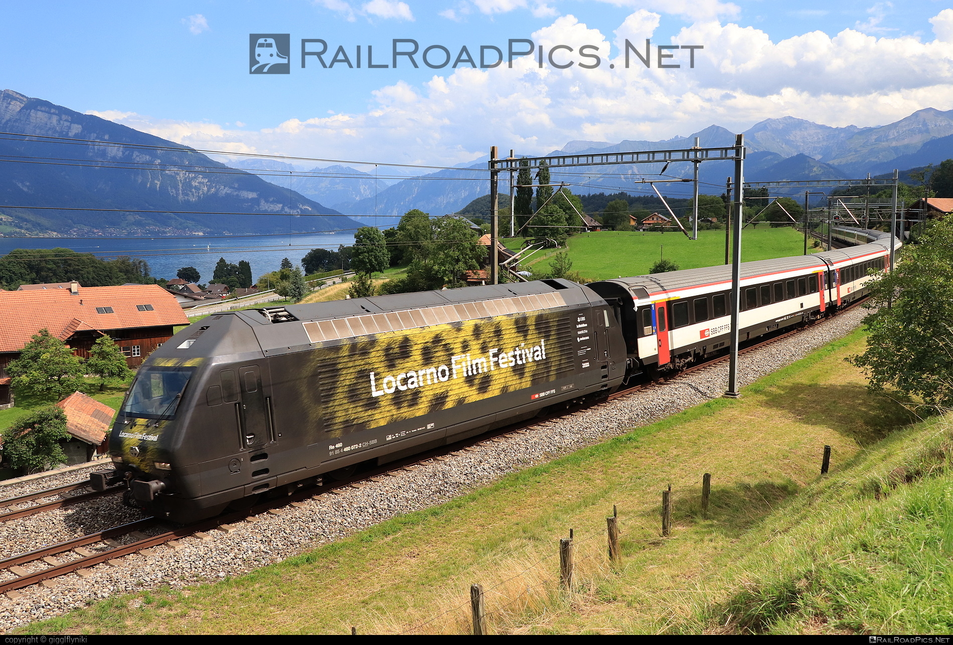 SBB Class Re 460 - 460 072 operated by Schweizerische Bundesbahnen SBB #CFF #CheminsDeFerFederauxSuisses #FFS #FerrovieFederaliSvizzere #SBB #SchweizerischeBundesbahnen #lok2000 #sbbClassRe460 #sbbRe460