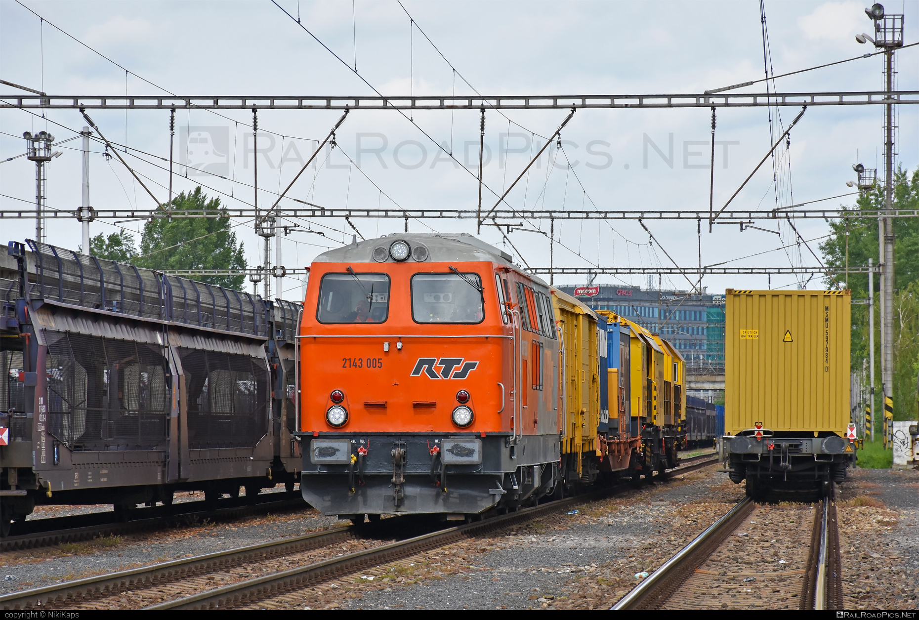 ÖBB Class 2143 - 2143 005 operated by RTS Rail Transport Service GmbH #obb2143 #obbClass2143 #railtransportservicegmbh #rts #rtsrailtransportservice #sgp2143 #swietelsky