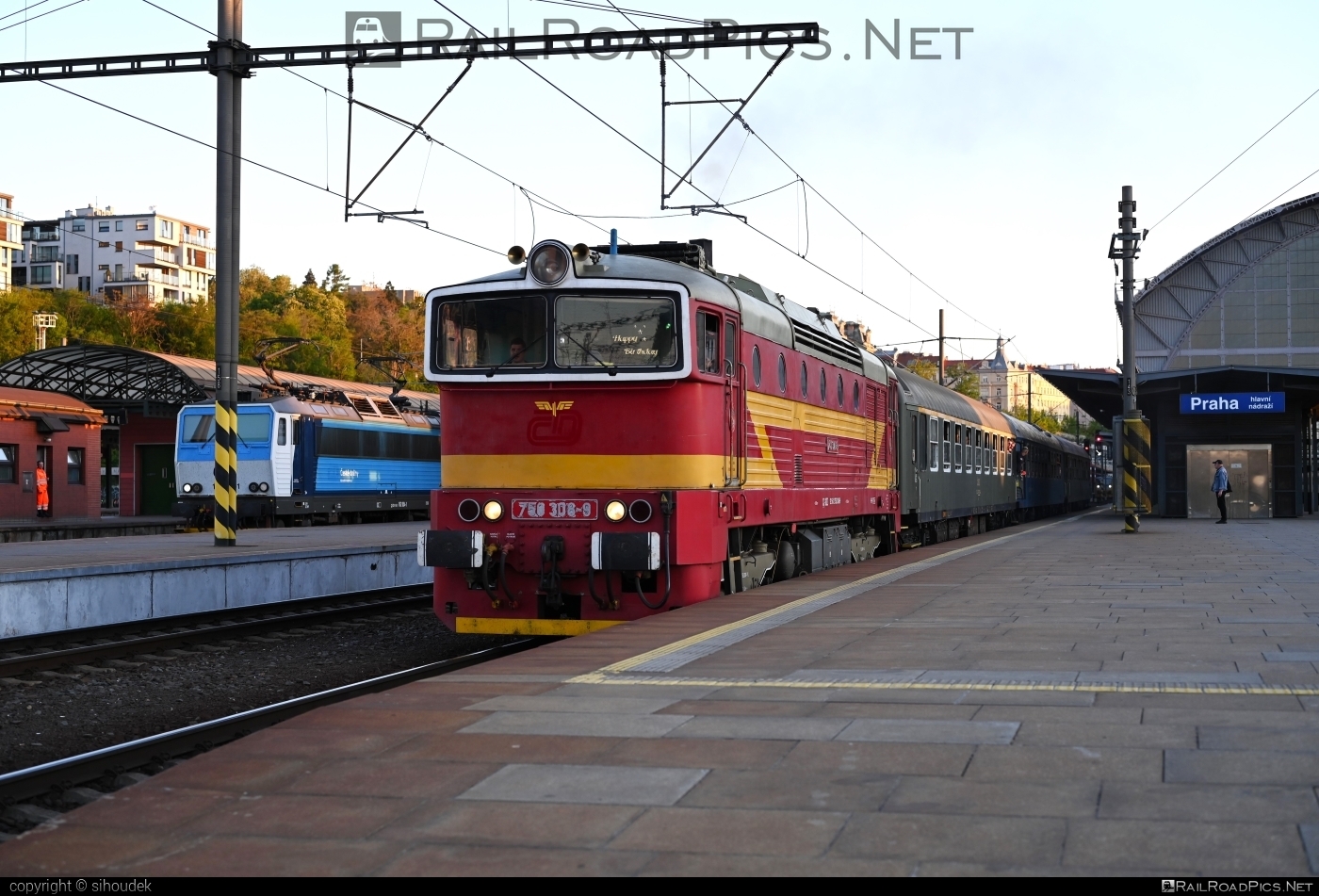 ČKD T 478.3 (753) - 750 308-9 operated by SPOLEK PRO OCHRANU ŽELEZNIC - ŤRISTAOSMIČKA, Z.S. #brejlovec #ckd #ckdclass753 #ckdt4783 #locomotive753 #okuliarnik #soz