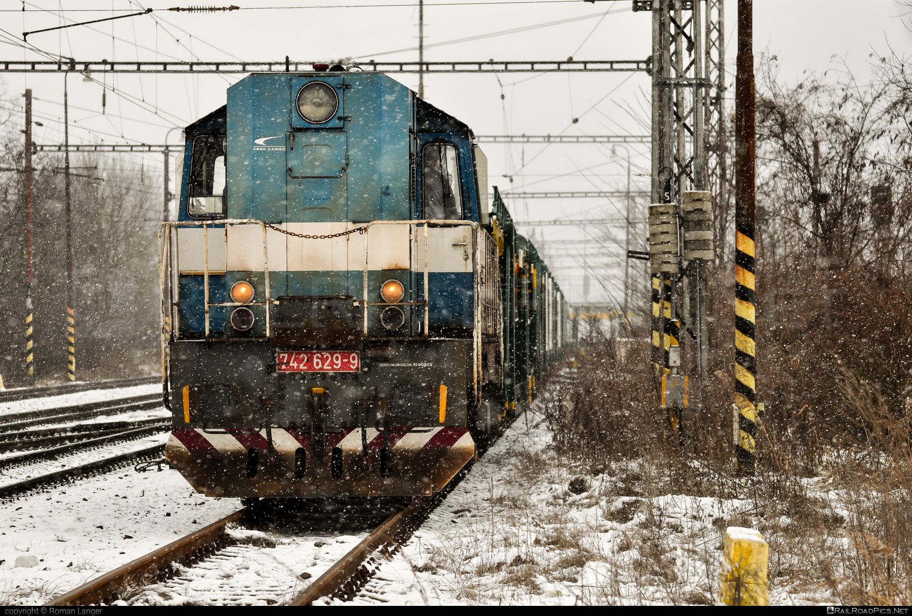 ČKD T 466.2 (742) - 742 629-9 operated by Železničná Spoločnost' Cargo Slovakia a.s. #ZeleznicnaSpolocnostCargoSlovakia #ckd #ckd4662 #ckd742 #ckdt4662 #zsskcargo