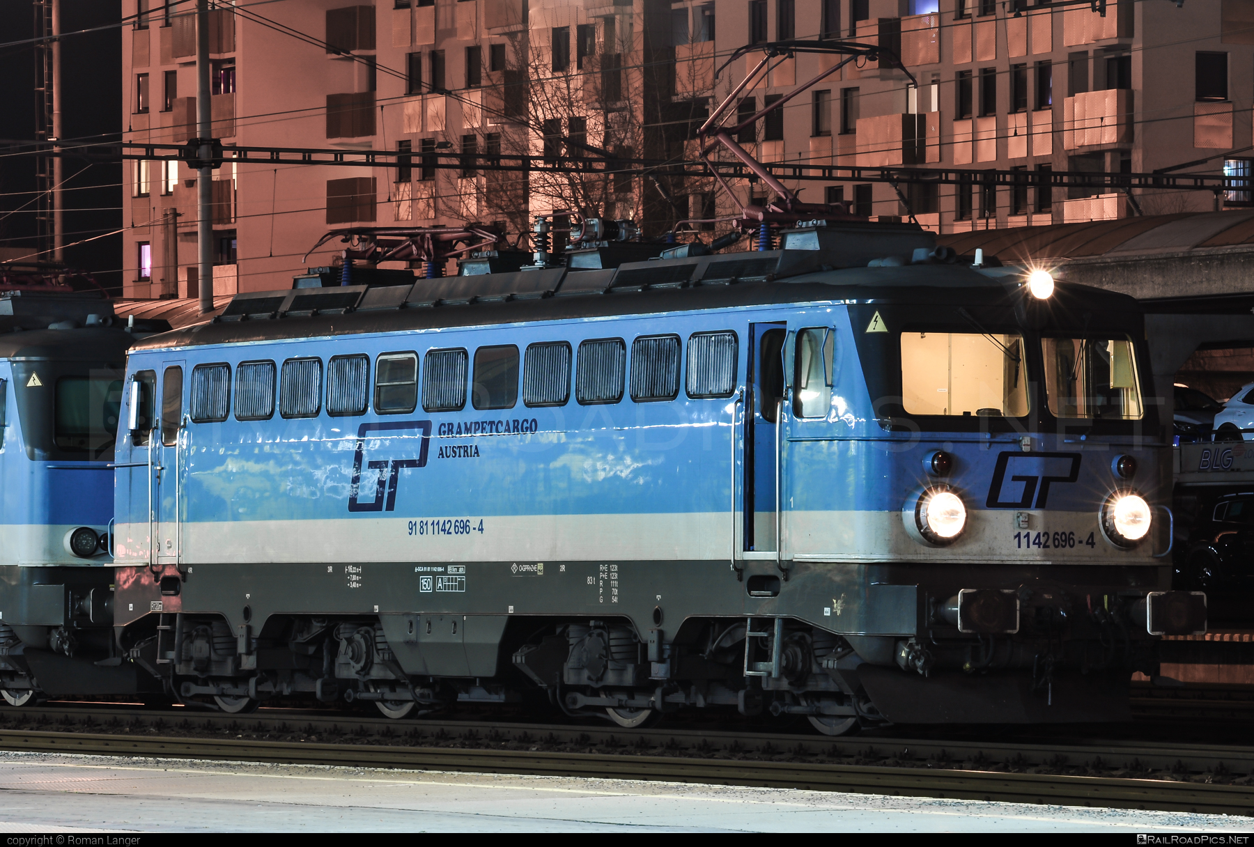 SGP 1142 - 1142 696-4 operated by Grampetcargo Austria #GrampetcargoAustria #grampetcargo #obb1142 #obbClass1142 #sgp #sgp1142 #simmeringgrazpauker