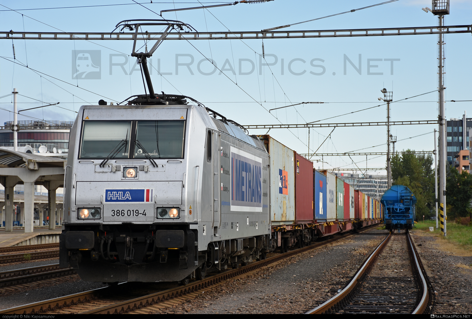 Bombardier TRAXX F140 MS - 386 019-4 operated by METRANS Rail s.r.o. #bombardier #bombardiertraxx #flatwagon #hhla #metrans #metransrail #traxx #traxxf140 #traxxf140ms