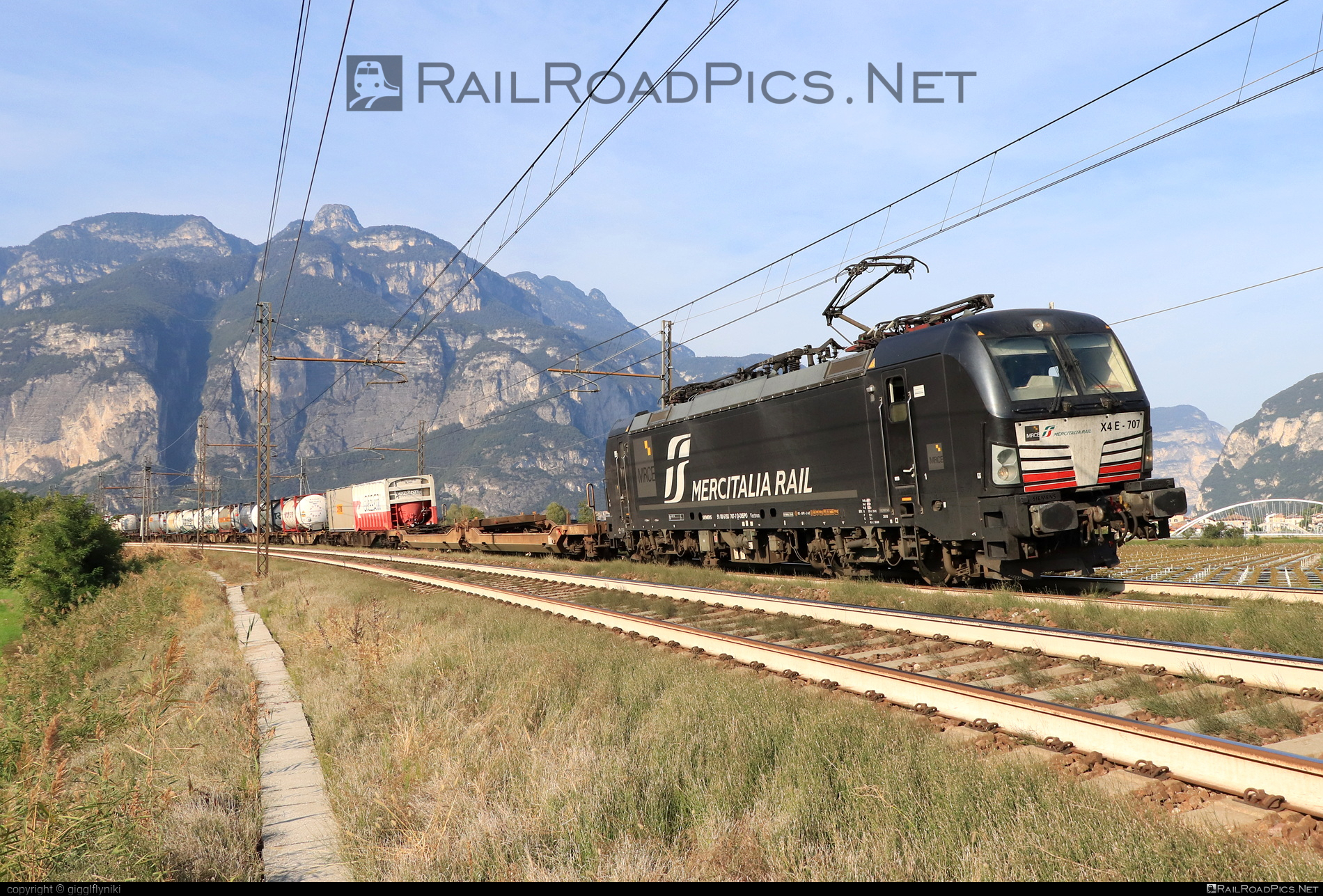 Pi.R.A.T.A. Models - PI90000DS - Locomotiva elettrica Vectron E 193 Mercitalia Rail - Digital Sound