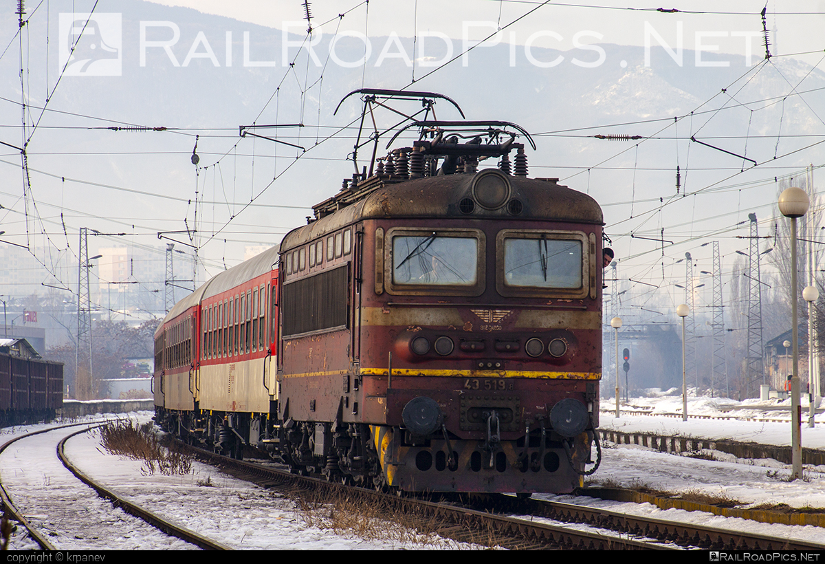 Škoda 64E - 43 519.8 operated by БДЖ - Товарни превози ЕOOД (БДЖTП) #BDZclass43 #plechac #skoda #skoda64e