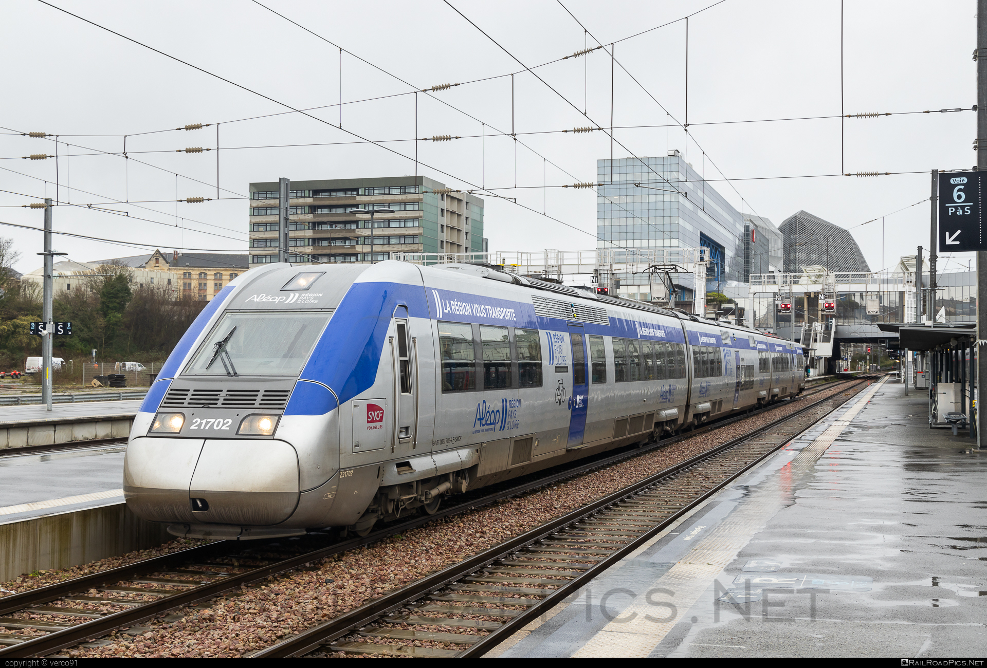 Z 21702 - SNCF Class Z 21700 operated by SNCF Voyageurs taken by