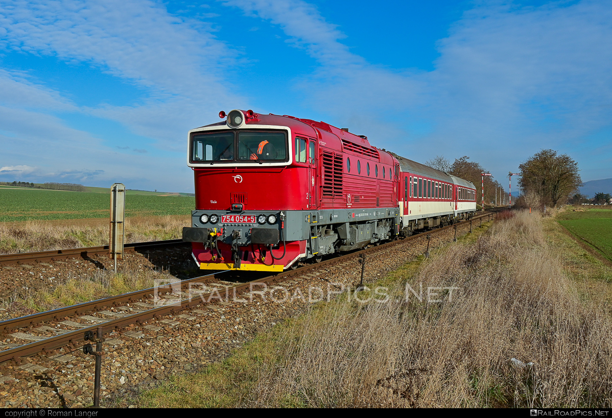 754 054-5 - ČKD T 478.4 (754) operated by Železničná Spoločnost