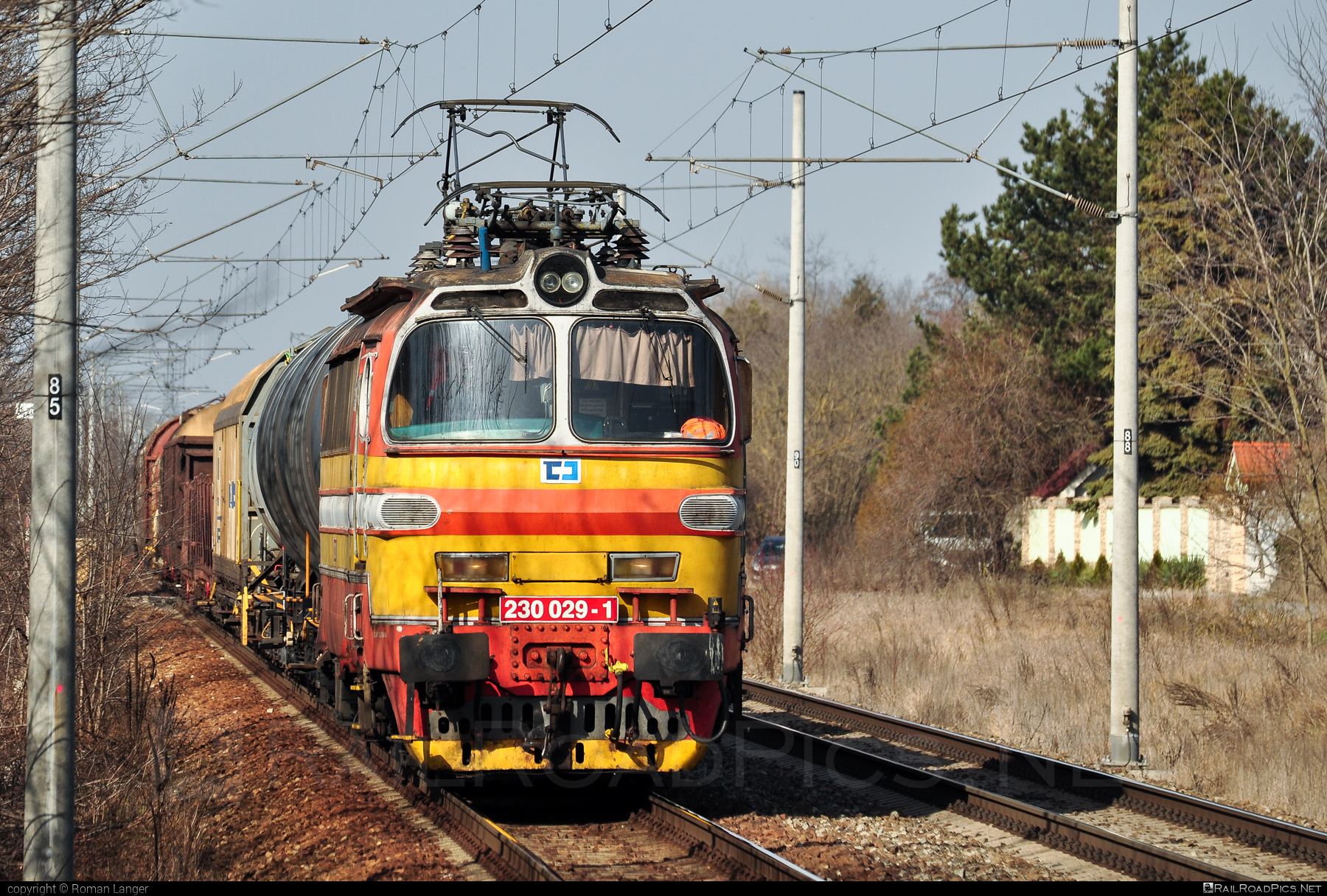 Škoda 47E - 230 029-1 operated by ČD Cargo, a.s. #cdcargo #laminatka #locomotive240 #mixofcargo #skoda #skoda47e