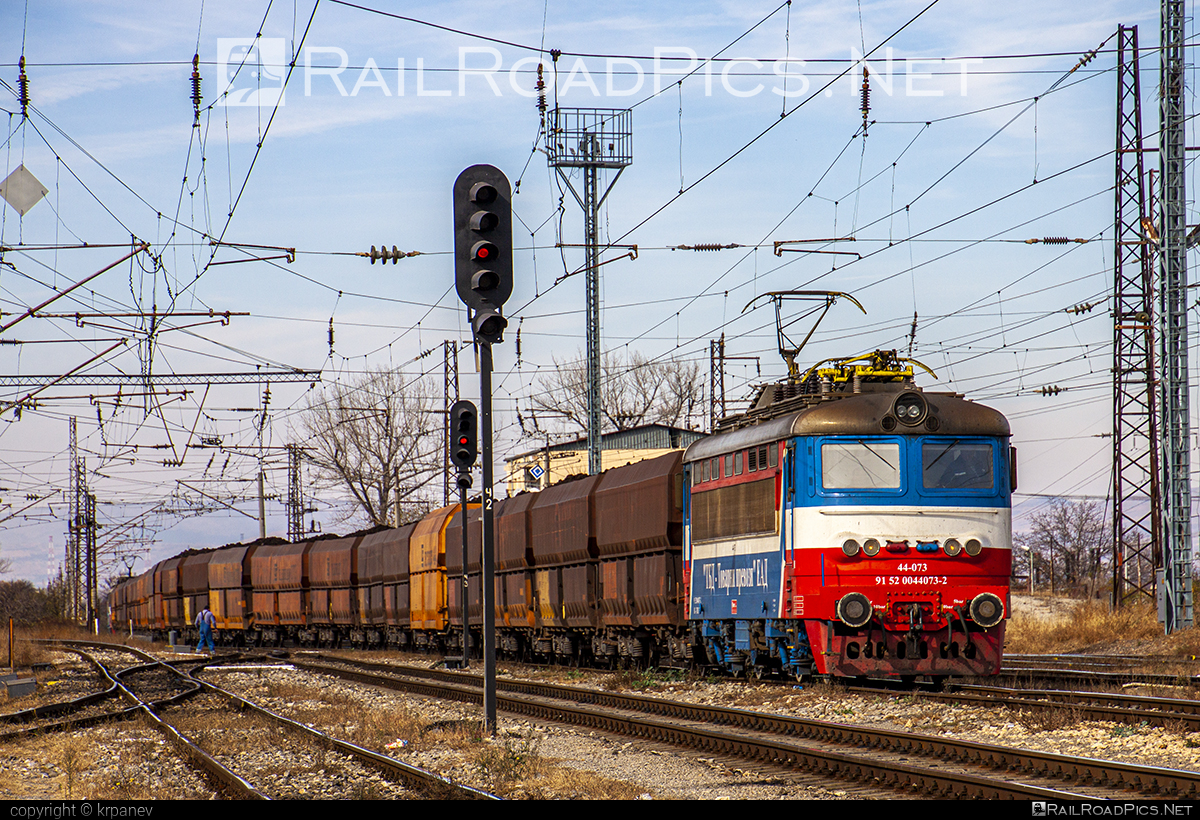 Škoda 68E - 44 073-2 operated by TBD Tovarni Prevozi EAD („ТБД - Тoвapни прeвoзи” EАД) #BDZclass44 #TBD #TBDTovarniPrevozy #TBDTovarniPrevozyEAD #hopperwagon #plechac #skoda #skoda68E #ТБД #ТБДToвapниПрeвoзи #ТБДToвapниПрeвoзиEАД