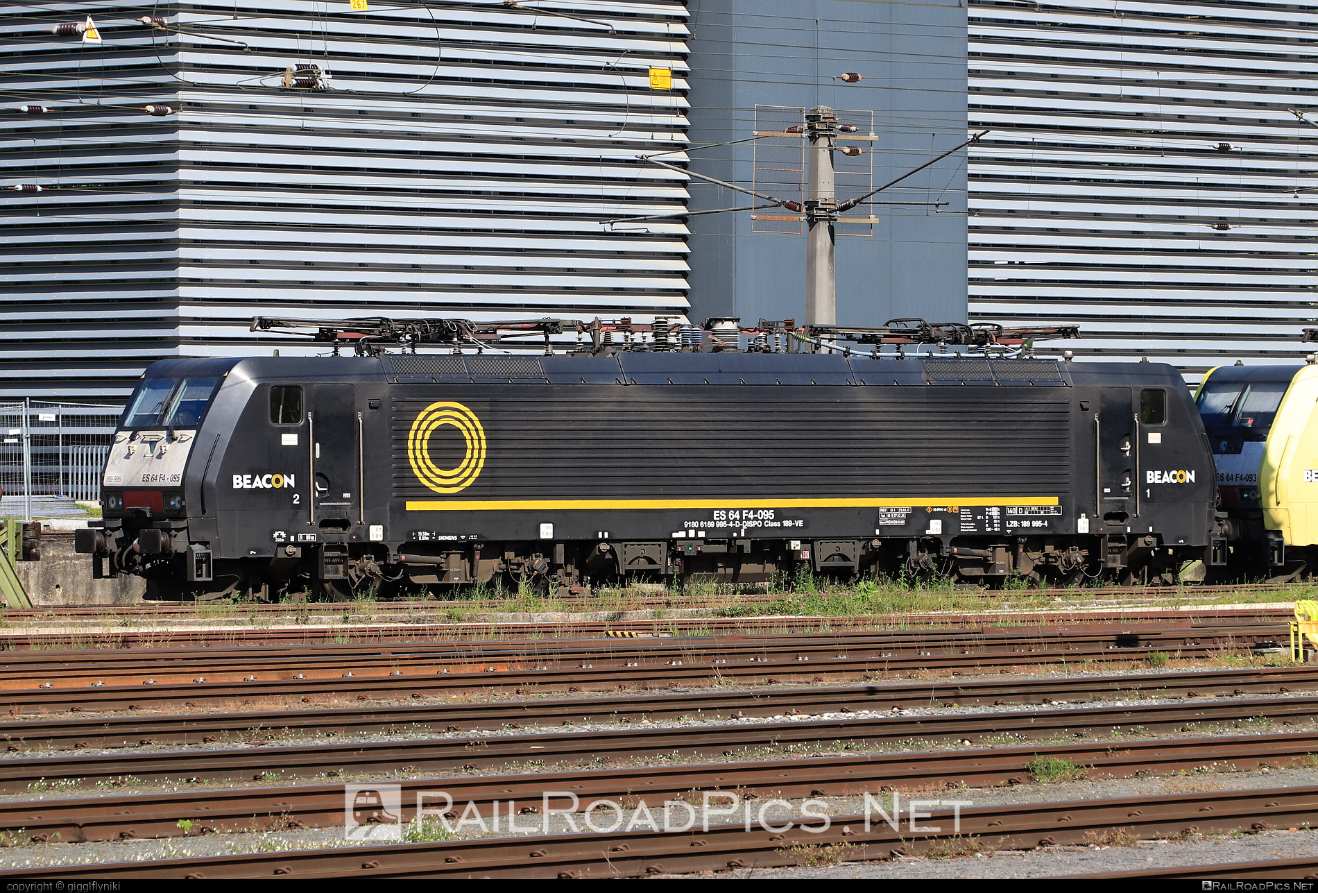 189 995 - Siemens ES 64 F4 operated by TX Logistik AG taken by