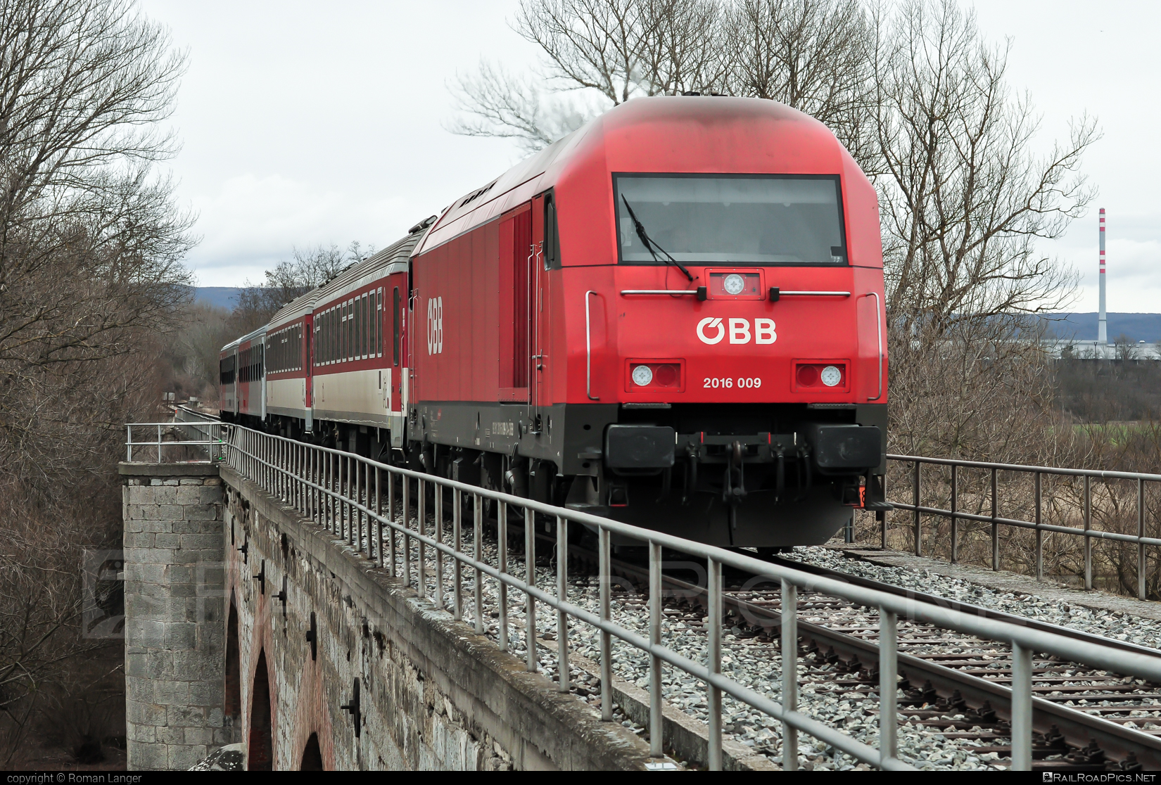 Siemens ER20 - 2016 009 operated by Österreichische Bundesbahnen #bridge #cityshuttle #er20 #er20hercules #eurorunner #hercules #obb #osterreichischebundesbahnen #siemens #siemenser20 #siemenser20hercules #siemenseurorunner #siemenshercules