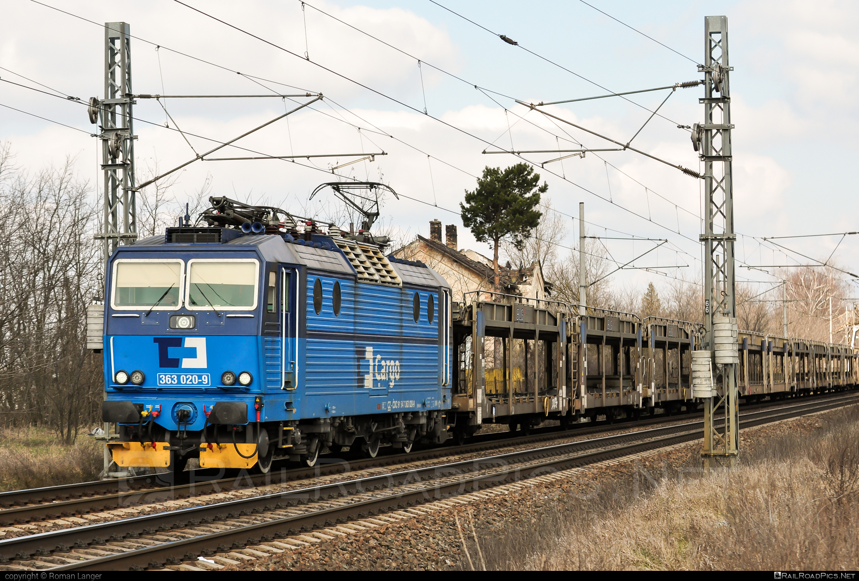 Škoda 69E - 363 020-9 operated by ČD Cargo, a.s. #carcarrierwagon #cdcargo #es4991 #eso #locomotive363 #skoda #skoda69e