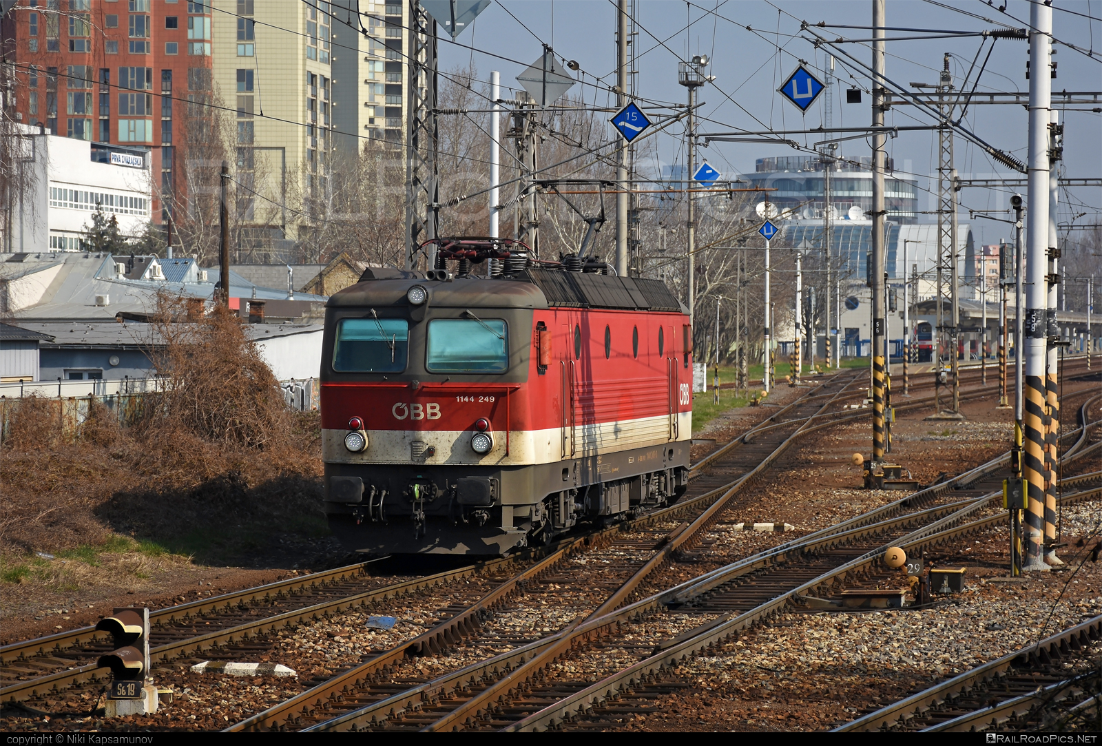 SGP 1144 - 1144 249 operated by Rail Cargo Austria AG #obb #obb1144 #obbClass1144 #osterreichischebundesbahnen #rcw #sgp #sgp1144 #simmeringgrazpauker