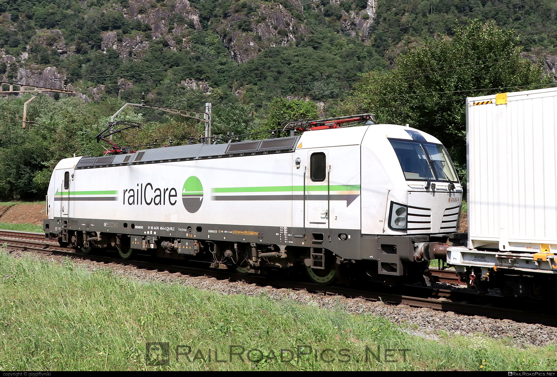 476 454 - Siemens Vectron AC operated by railCare AG taken by