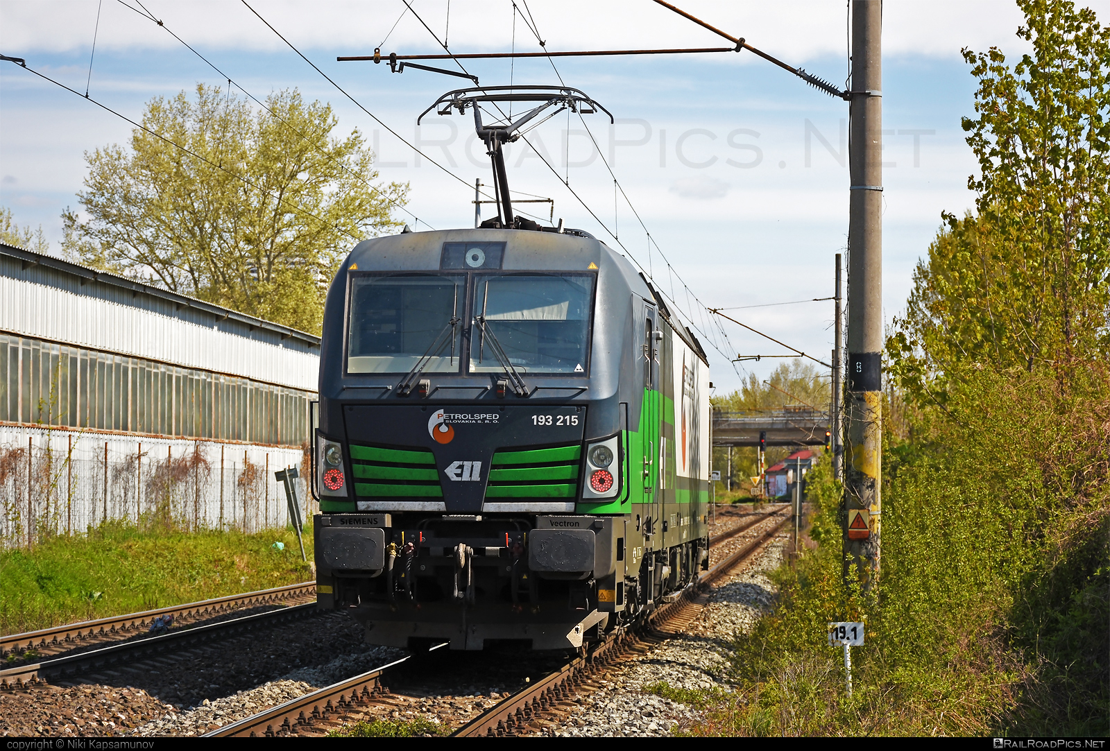 Siemens Vectron MS - 193 215 operated by PETROLSPED Slovakia s.r.o. #ell #ellgermany #eloc #europeanlocomotiveleasing #petrolsped #petrolspedSlovakia #petrolspedSlovakiaSro #railLog #railLogSro #siemens #siemensVectron #siemensVectronMS #vectron #vectronMS