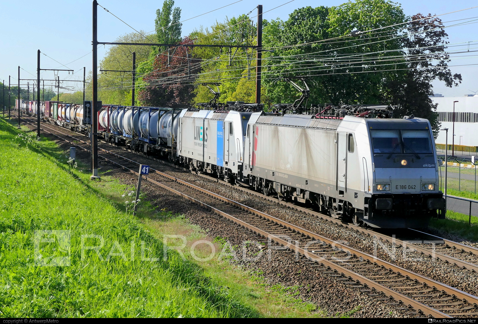 E 186 042 - Bombardier TRAXX F160 MS operated by Lineas SA/NV
