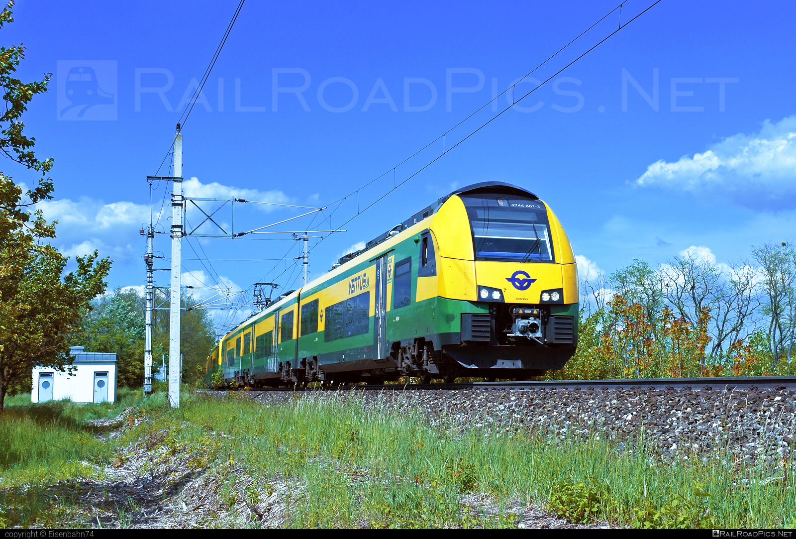 Siemens Desiro ML - 4744 801-3 operated by GYSEV - Györ-Sopron-Ebenfurti Vasut Részvénytarsasag #desiro #desiroml #gyorsopronebenfurtivasutreszvenytarsasag #gysev #raaboedenburgebenfurtereisenbahn #raaboedenburgebenfurtereisenbahnag #roeee #siemens #siemensdesiro #siemensdesiroml #ventus