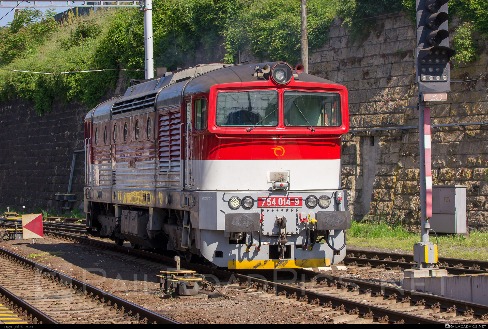 ČKD T 478.4 (754) - 754 014-9 operated by Železničná Spoločnost' Slovensko, a.s. #ZeleznicnaSpolocnostSlovensko #brejlovec #ckd #ckd4784 #ckd754 #ckdt4784 #lokomotiva754 #okuliarnik #zssk