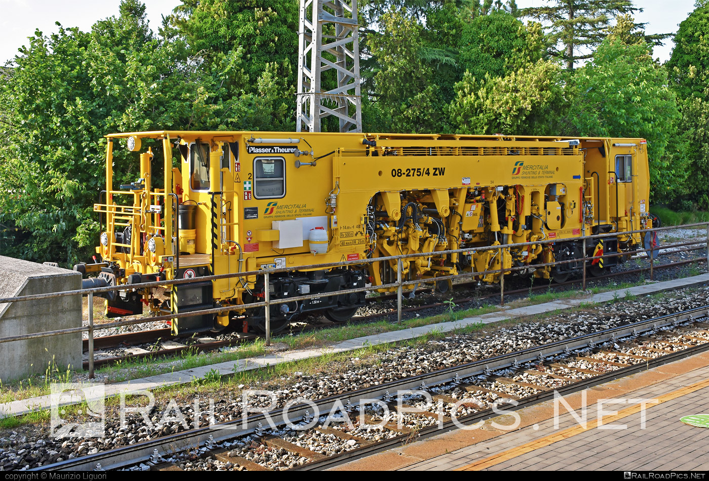 Plasser & Theurer Plassermatic 08-275/4 ZW-Y - Unknown vehicle ID operated by Mercitalia Shunting & Terminal S.r.l. #MercitaliaShuntingAndTerminal #MercitaliaShuntingAndTerminalSrl #ferroviedellostato #fs #fsitaliane #mercitalia #plasserandtheurer #plassermatic #plassermatic082754zwy #plassertheurer