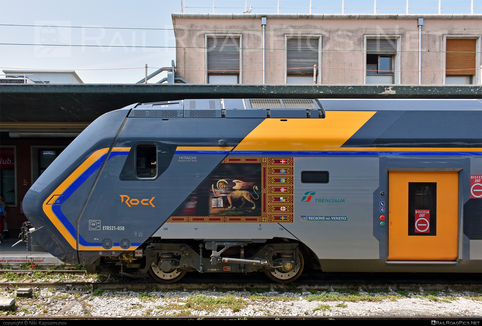 Hitachi Rail Italy Caravaggio - 521 058 operated by Trenitalia S.p.A. #HitachiRailItaly #caravaggio #ferroviedellostato #fs #fsitaliane #hitachi #hitachicaravaggio #rock #traincaravaggio #trenicaravaggio #trenirock #trenitalia #trenitaliarock #trenitaliaspa