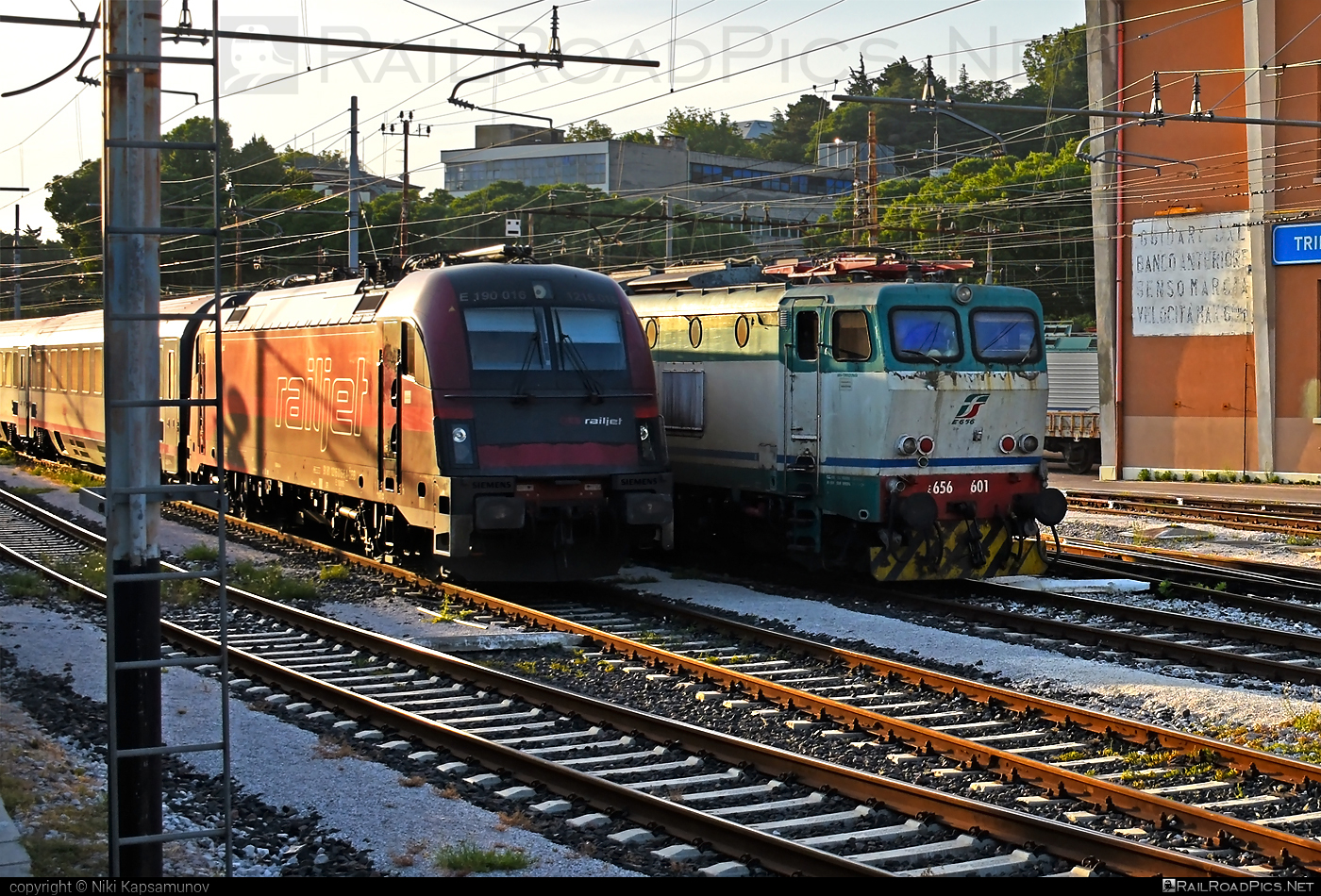 FS Class E.656 - E656 601 operated by Trenitalia S.p.A. #caimano #classE656 #e656locomotive #ferroviedellostato #fs #fsClassE656 #fsitaliane #trenitalia #trenitaliaspa