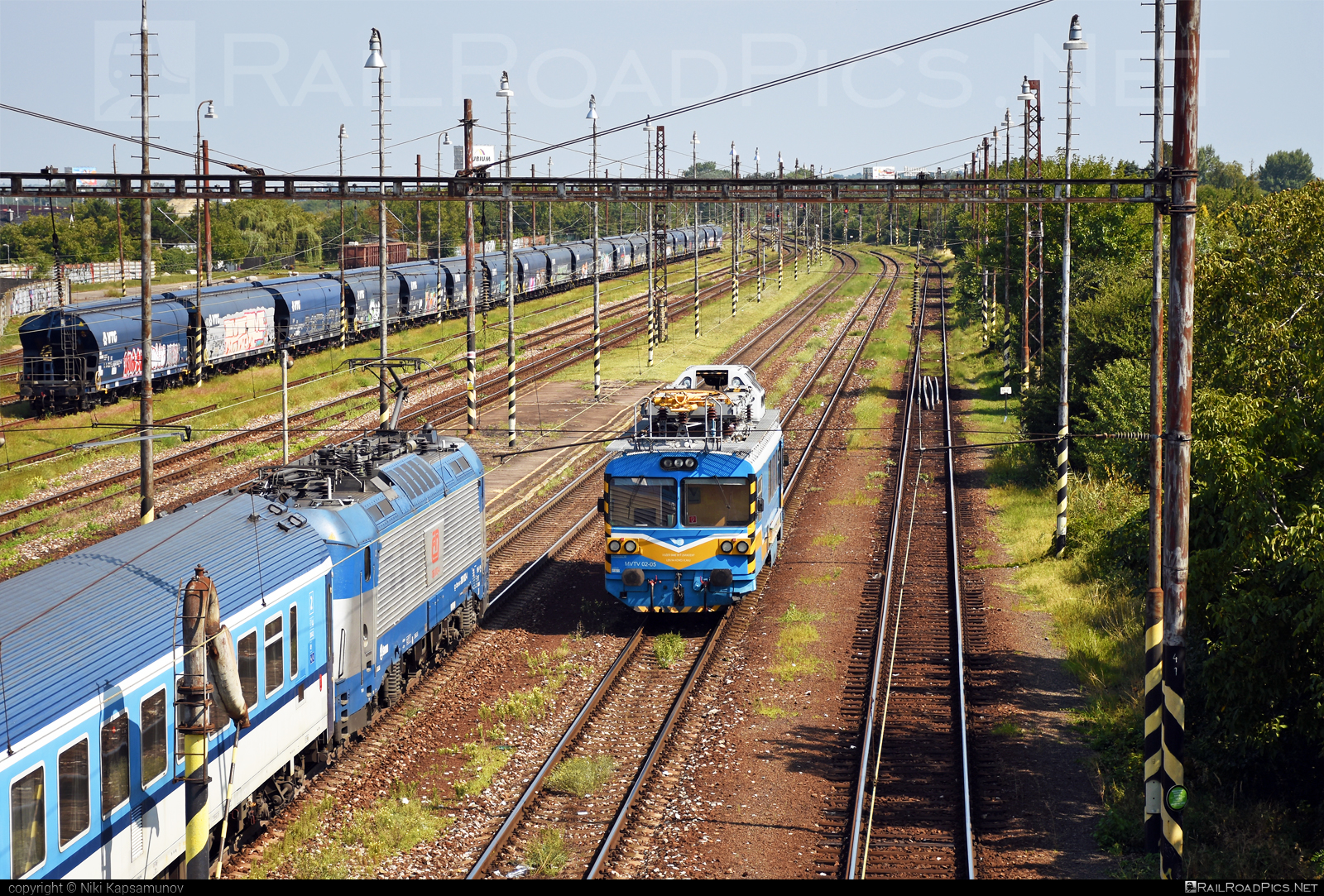 Vagónka Studénka MVTV 02 - MVTV 02-05 operated by Železnice Slovenskej Republiky #locomotivemvtv #mvtv02 #mvtv2 #vagonkastudenka #zelezniceslovenskejrepubliky #zsr