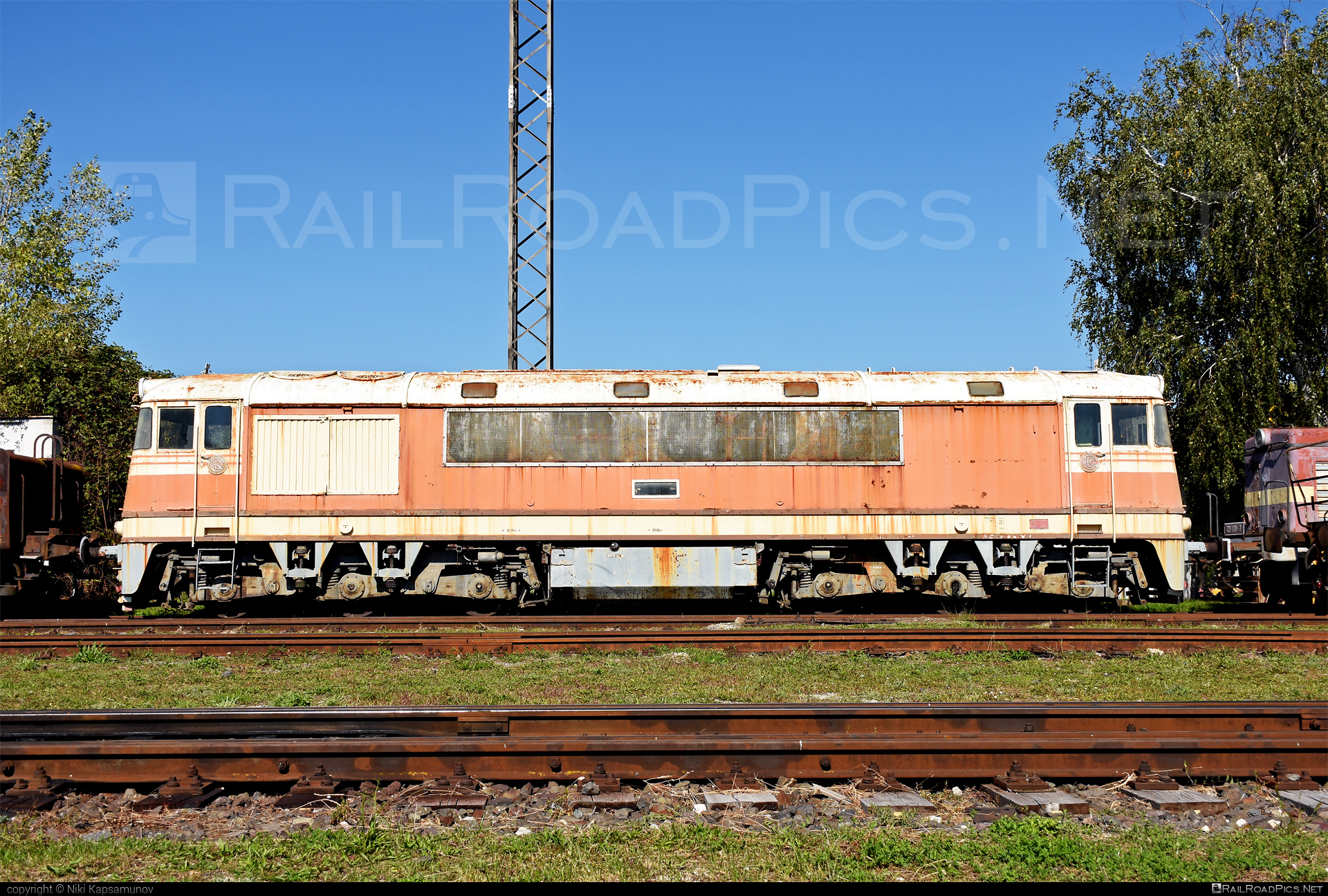 ČKD T 678.0 (775) - T678.016 operated by Železnice Slovenskej Republiky #ckd #ckd775 #csdt6780 #pomaranc #t678 #t6780 #zelezniceslovenskejrepubliky #zsr
