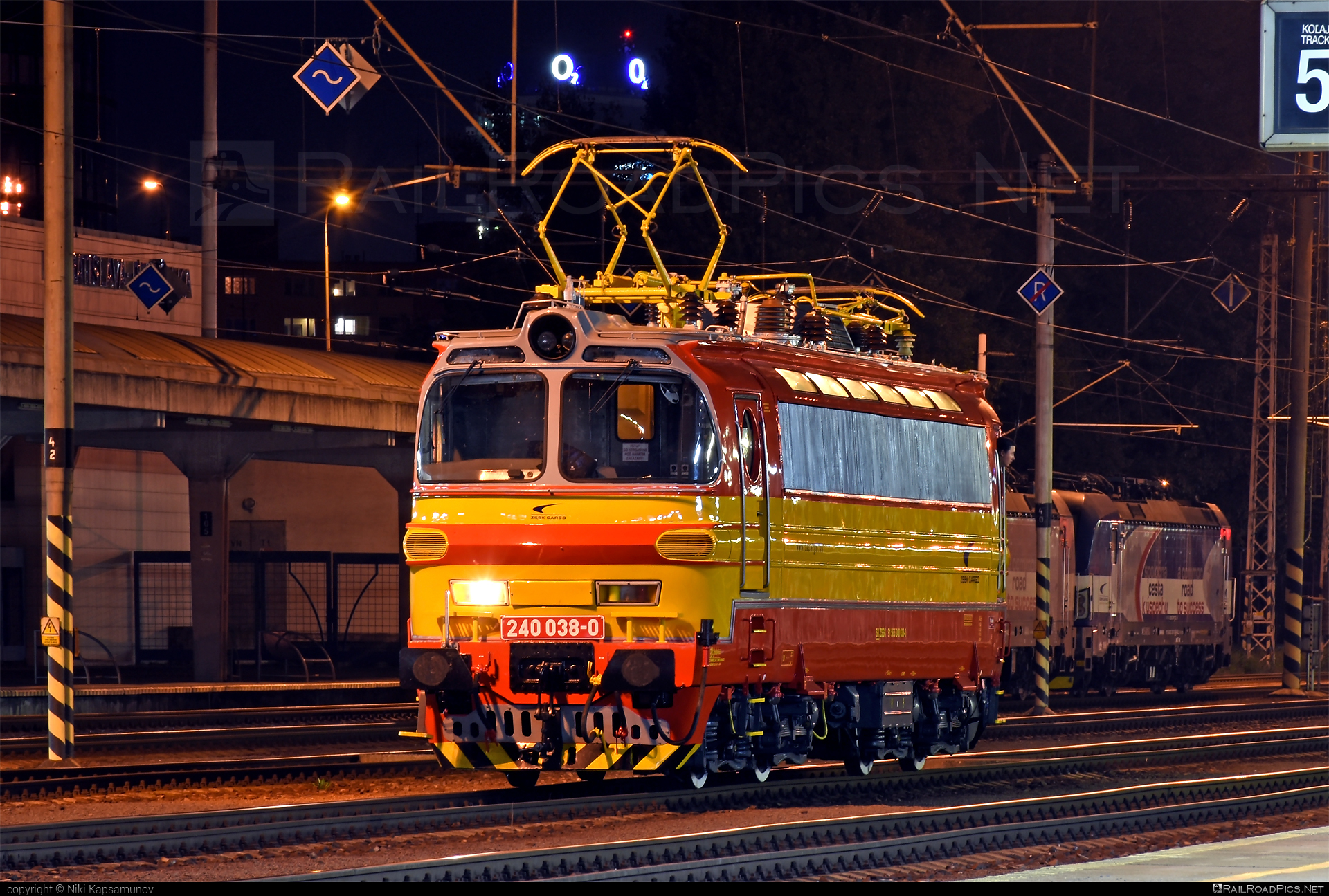 Škoda 47E - 240 038-0 operated by Železničná Spoločnost' Cargo Slovakia a.s. #ZeleznicnaSpolocnostCargoSlovakia #ZeleznicnaSpolocnostSlovensko #laminatka #locomotive240 #skoda #skoda47e #zssk #zsskcargo
