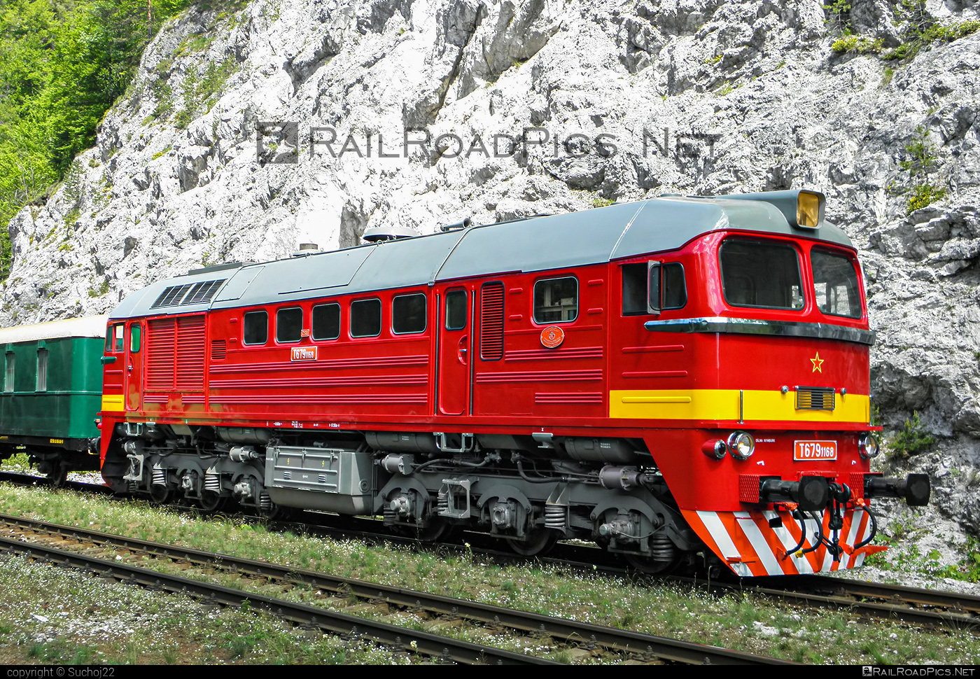 Lugansk M62 - T679.1168 operated by Železnice Slovenskej Republiky #csd #locomotivem62 #ltz #ltzm62 #lugansk #luganskm62 #luganskteplovoz #luhansklocomotiveworks #luhanskteplovoz #m62 #m62locomotive #sergei #zelezniceslovenskejrepubliky #zsr