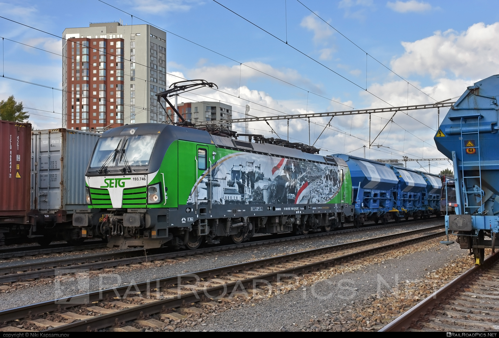 Siemens Vectron MS - 193 746 operated by Salzburger Eisenbahn Transportlogistik GmbH #SalzburgerEisenbahnTransportlogistik #SalzburgerEisenbahnTransportlogistikGmbH #duslo #ell #ellgermany #eloc #europeanlocomotiveleasing #hopperwagon #setg #siemens #siemensVectron #siemensVectronMS #vectron #vectronMS