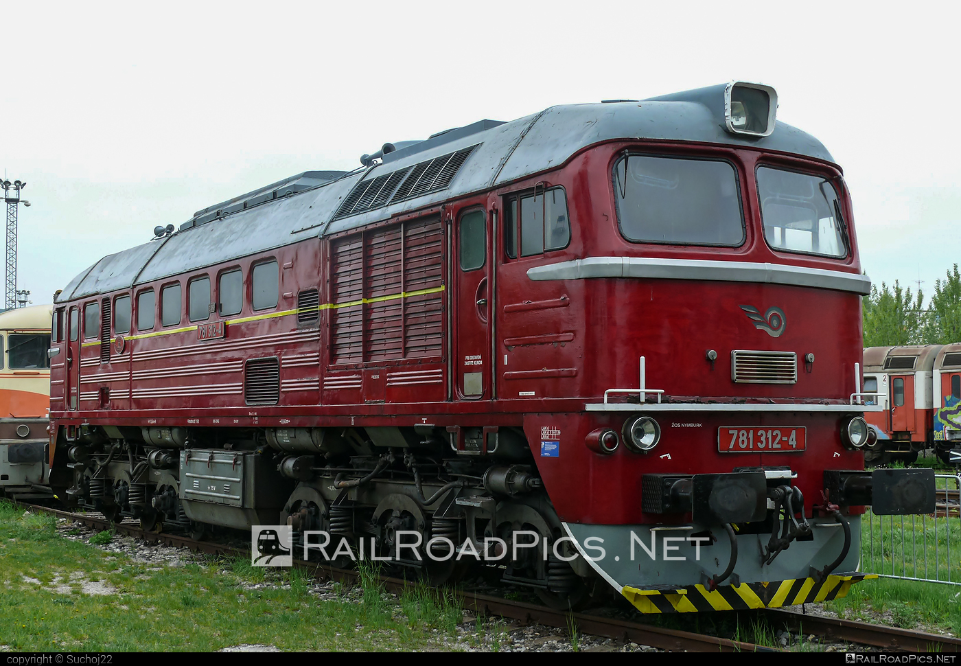 Lugansk M62 - 781 312-4 operated by Železnice Slovenskej Republiky #locomotivem62 #ltz #ltzm62 #lugansk #luganskm62 #luganskteplovoz #luhansklocomotiveworks #luhanskteplovoz #m62 #m62locomotive #sergei #zelezniceslovenskejrepubliky #zsr