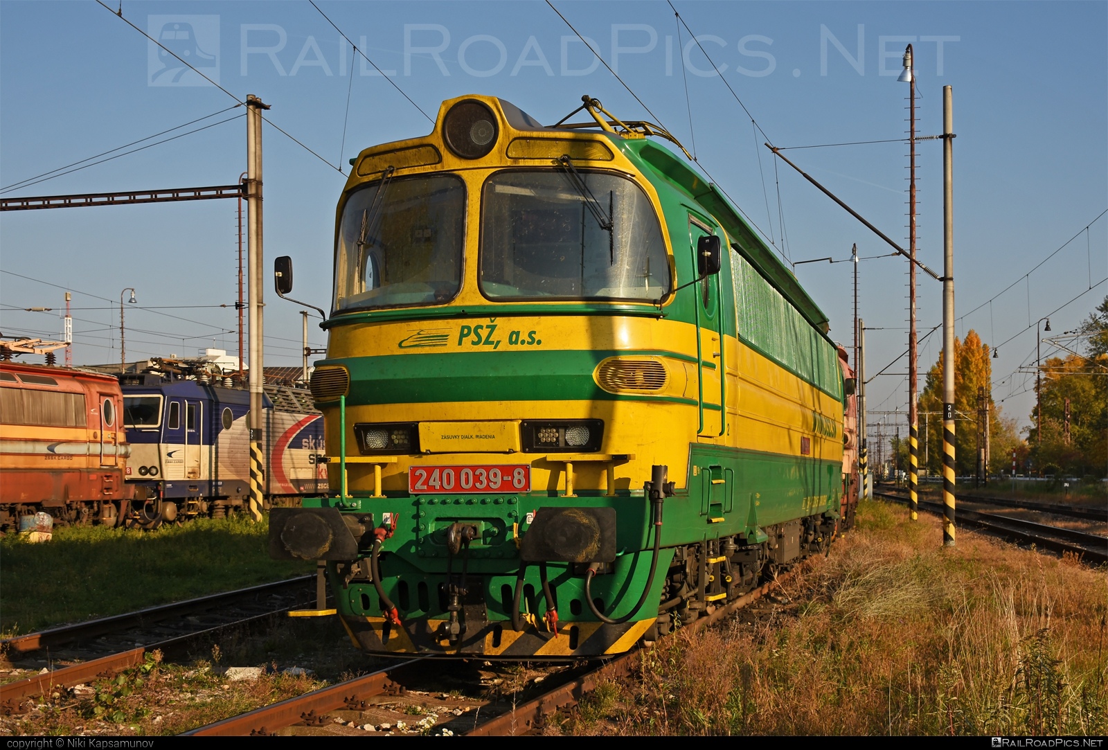 Škoda 47E - 240 039-8 operated by Prvá Slovenská železničná, a.s. #laminatka #locomotive240 #prvaslovenskazeleznicna #prvaslovenskazeleznicnaas #psz #skoda #skoda47e