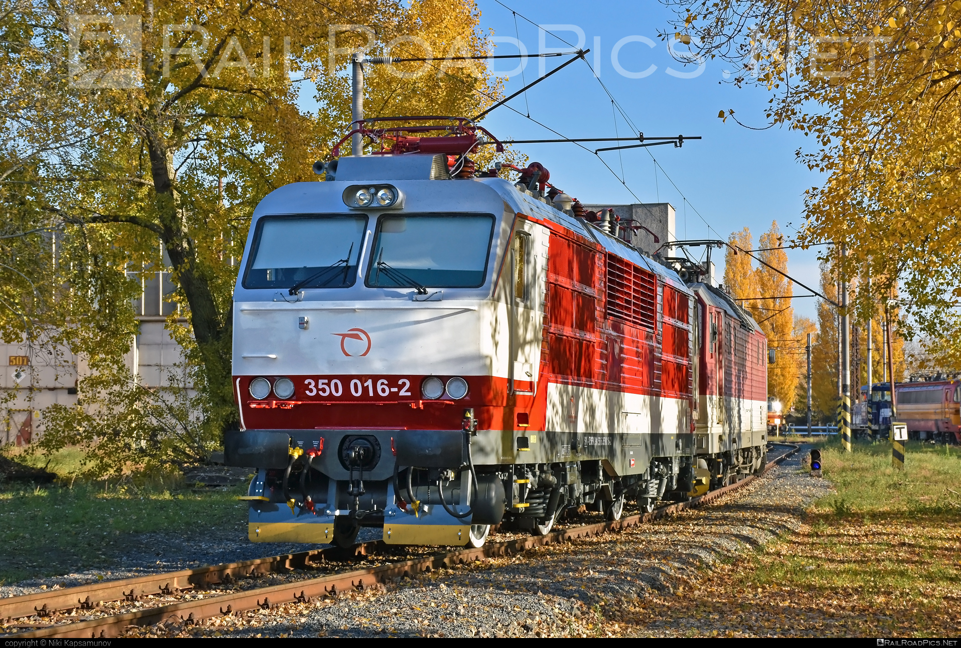 Škoda 55E - 350 016-2 operated by Železničná Spoločnost' Slovensko, a.s. #ZeleznicnaSpolocnostSlovensko #gorila #locomotive350 #skoda #skoda55e #zssk
