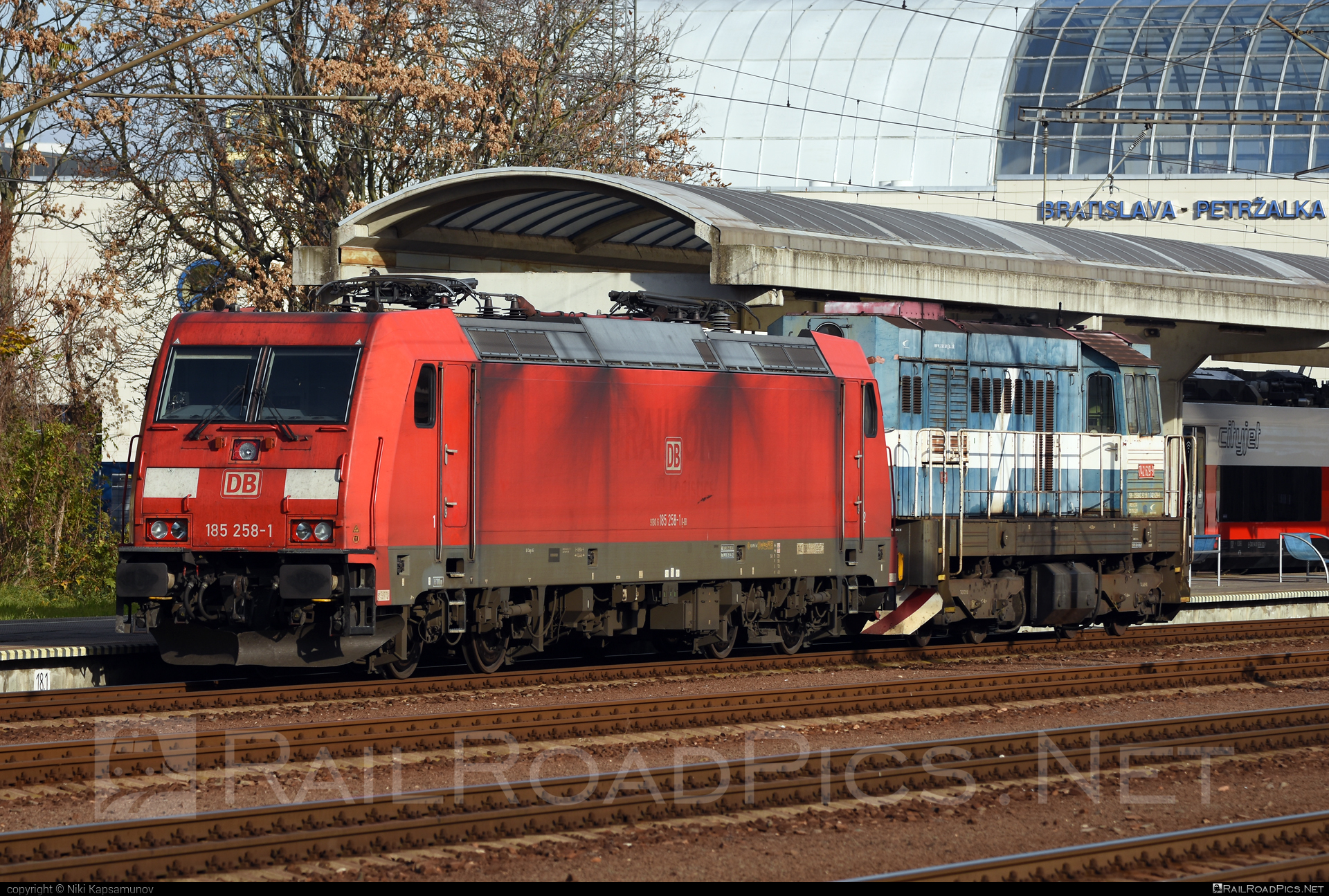 Bombardier TRAXX F140 AC2 - 185 258-1 operated by DB Cargo AG #bombardier #bombardiertraxx #db #dbcargo #dbcargoag #deutschebahn #traxx #traxxf140 #traxxf140ac #traxxf140ac2