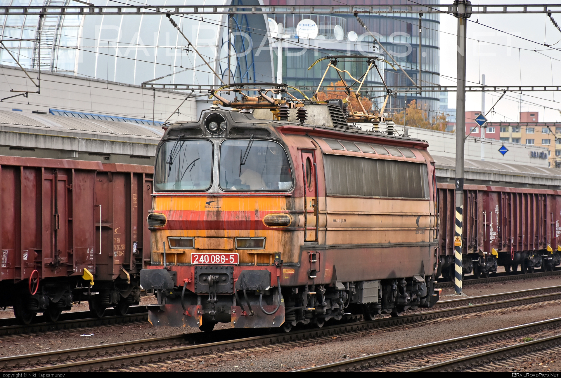 Škoda 47E - 240 088-5 operated by Železničná Spoločnost' Cargo Slovakia a.s. #ZeleznicnaSpolocnostCargoSlovakia #laminatka #locomotive240 #skoda #skoda47e #zsskcargo