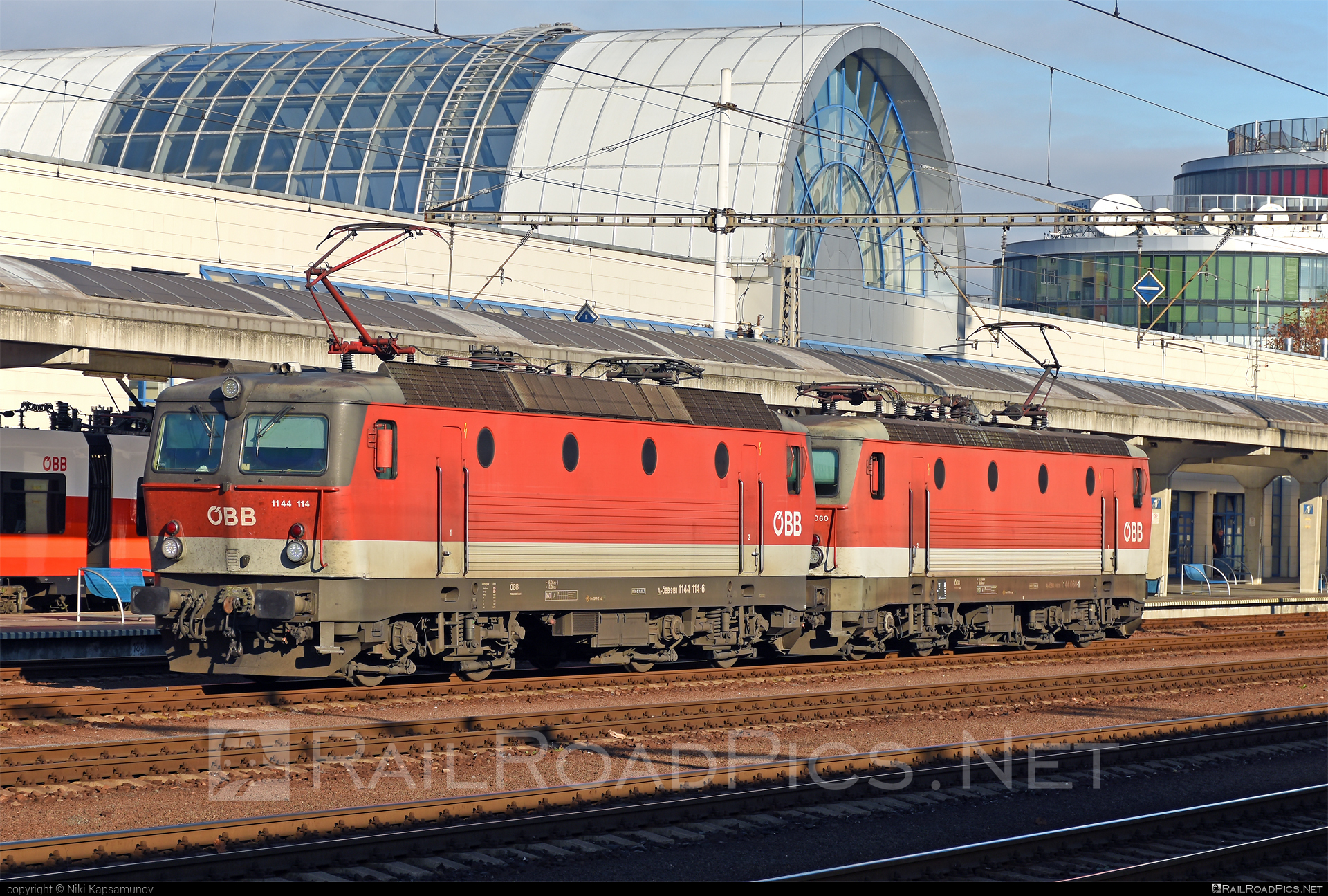SGP ÖBB Class 1144 - 1144 114 operated by Rail Cargo Austria AG #obb #obbclass1144 #osterreichischebundesbahnen #sgp #sgp1144 #simmeringgrazpauker