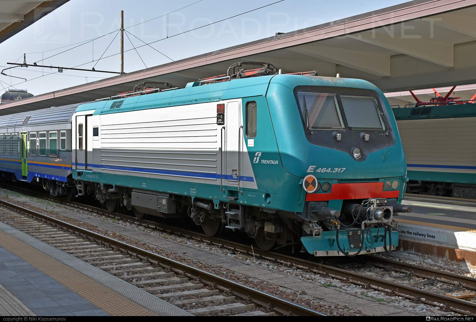 Bombardier TRAXX P160 DCP - E 464.317 operated by Trenitalia S.p.A. #bombardier #bombardiertraxx #ferroviedellostato #fs #fsitaliane #lavatrice #traxx #traxxp160 #traxxp160dcp #trenitalia #trenitaliaspa
