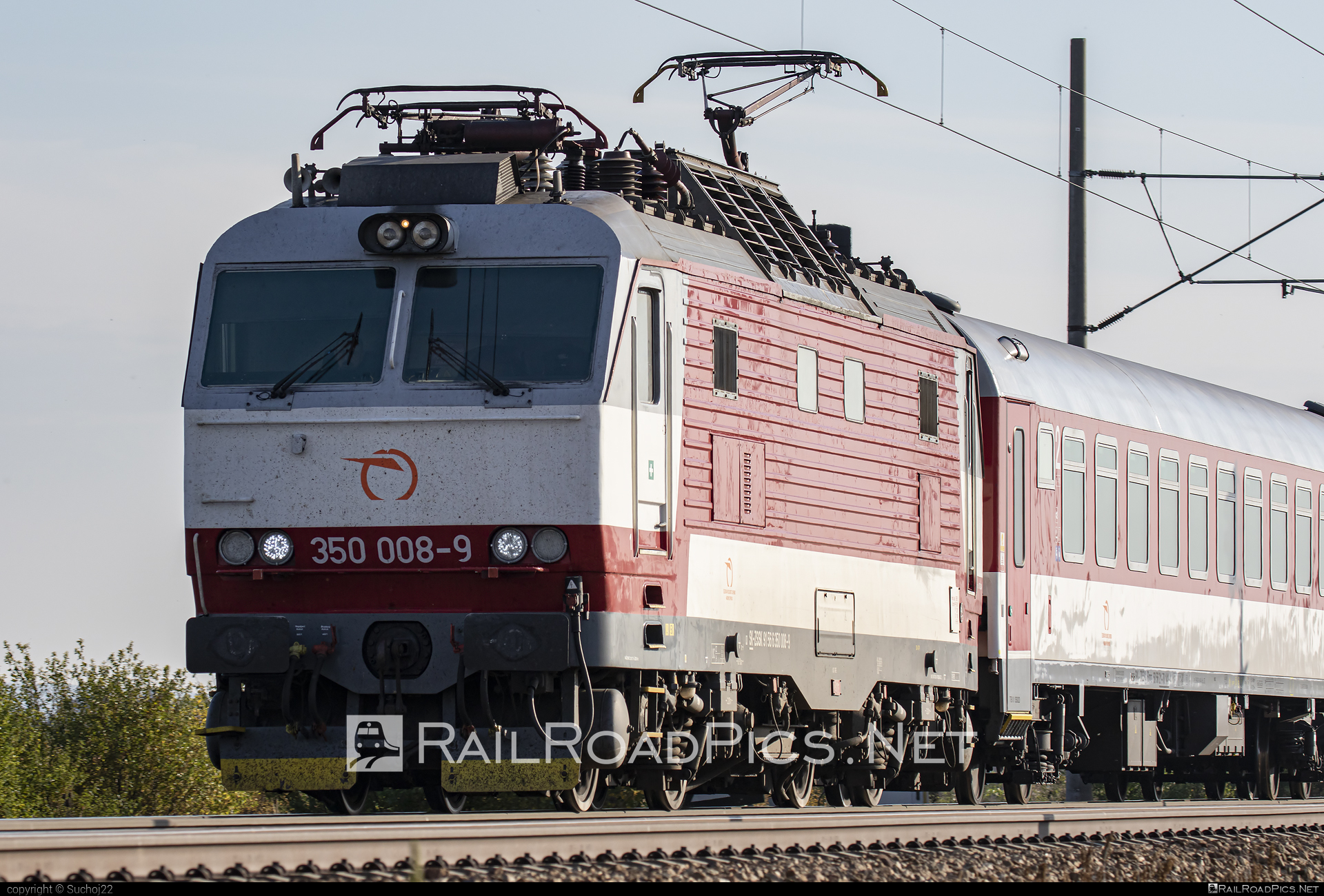 Škoda 55E - 350 008-9 operated by Železničná Spoločnost' Slovensko, a.s. #ZeleznicnaSpolocnostSlovensko #gorila #locomotive350 #skoda #skoda55e #zssk