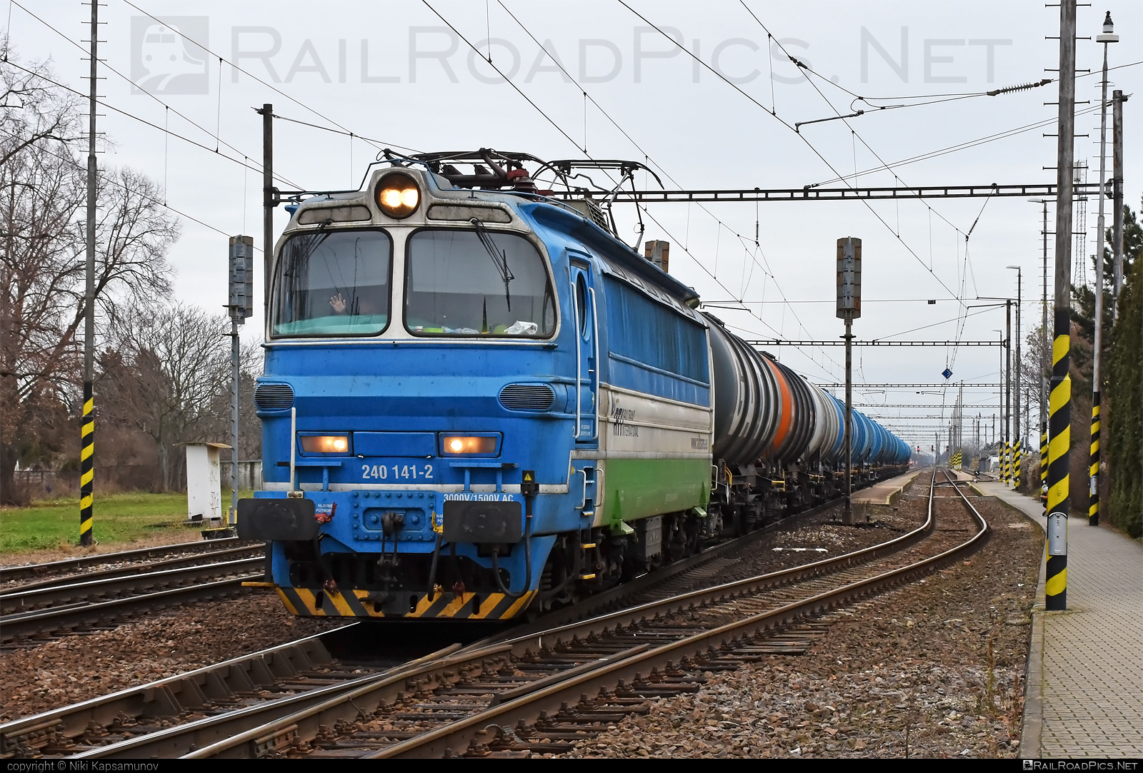 Škoda 47E - 240 141-2 operated by Railtrans International, s.r.o #RailtransInternational #kesselwagen #laminatka #locomotive240 #rti #skoda #skoda47e #tankwagon