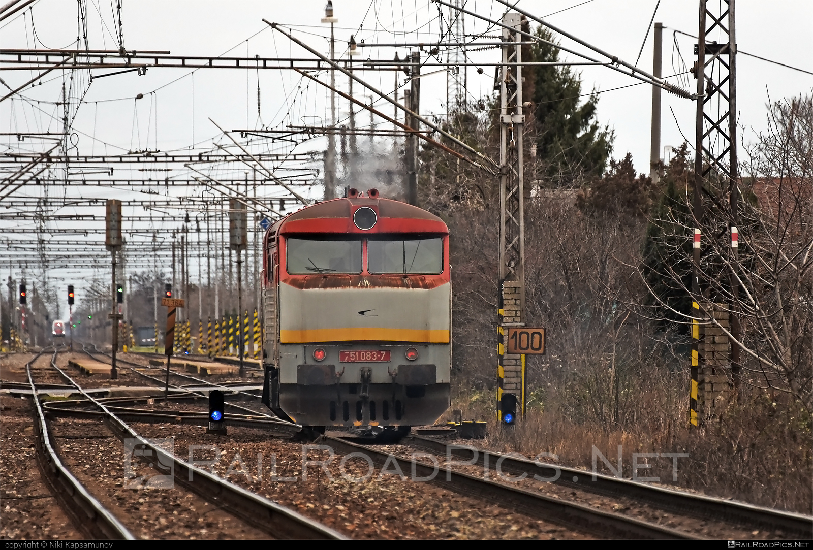 ČKD T 478.1 (751) - 751 083-7 operated by Železničná Spoločnost' Cargo Slovakia a.s. #ZeleznicnaSpolocnostCargoSlovakia #bardotka #ckd #ckd4781 #ckd751 #ckdt4781 #zamracena #zsskcargo