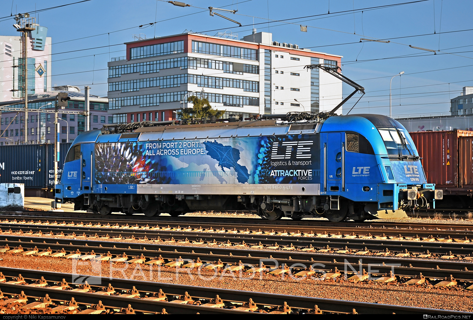 Siemens ES 64 U4 - 1216 910 operated by LTE Logistik und Transport GmbH #es64 #es64u4 #eurosprinter #lte #ltelogistikundtransport #ltelogistikundtransportgmbh #siemens #siemenses64 #siemenses64u4 #siemenstaurus #taurus #tauruslocomotive