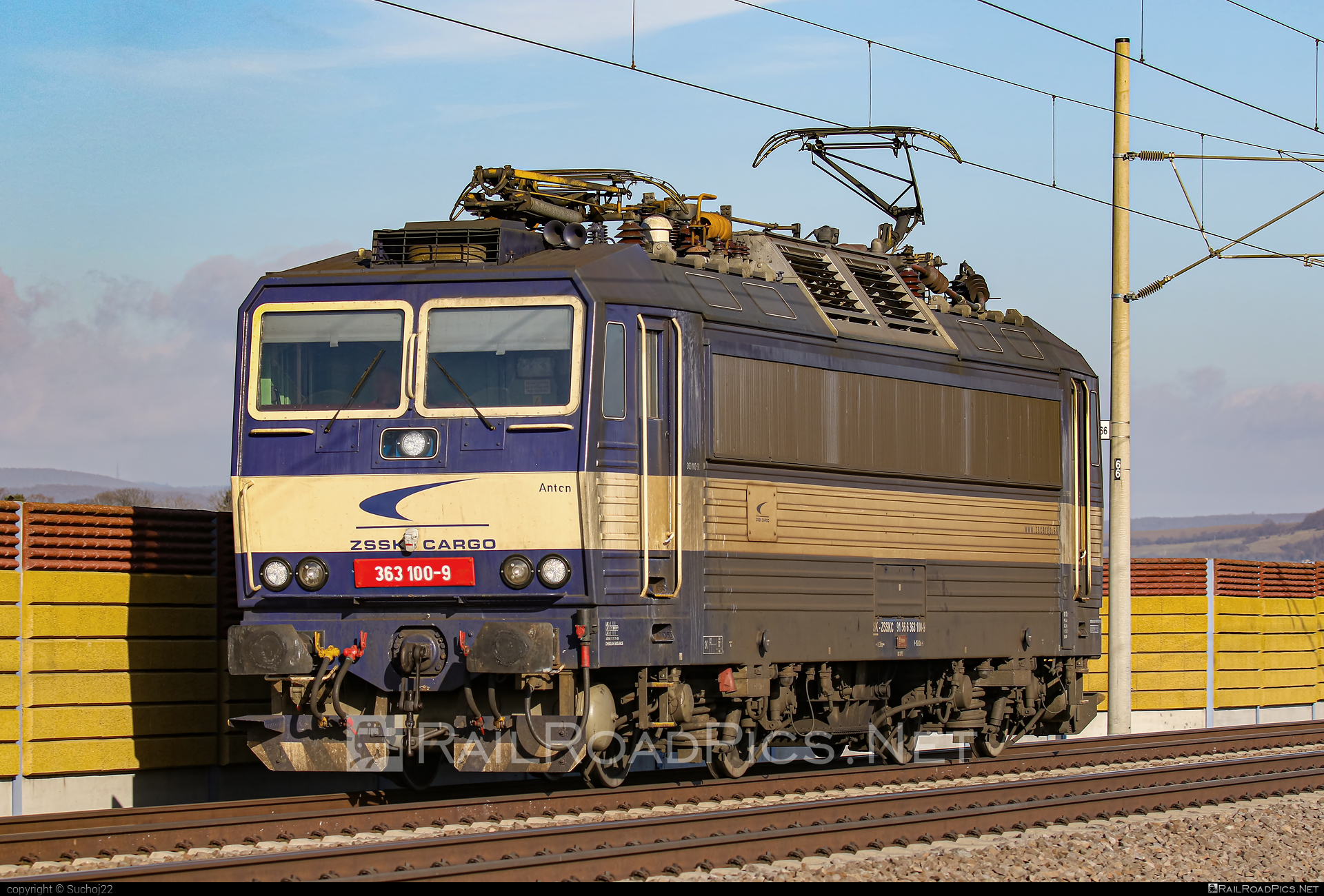 Škoda 69E - 363 100-9 operated by Železničná Spoločnost' Cargo Slovakia a.s. #ZeleznicnaSpolocnostCargoSlovakia #es4991 #eso #locomotive363 #skoda #skoda69e #zsskcargo